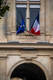 Droit des étrangers et égalité devant la justice