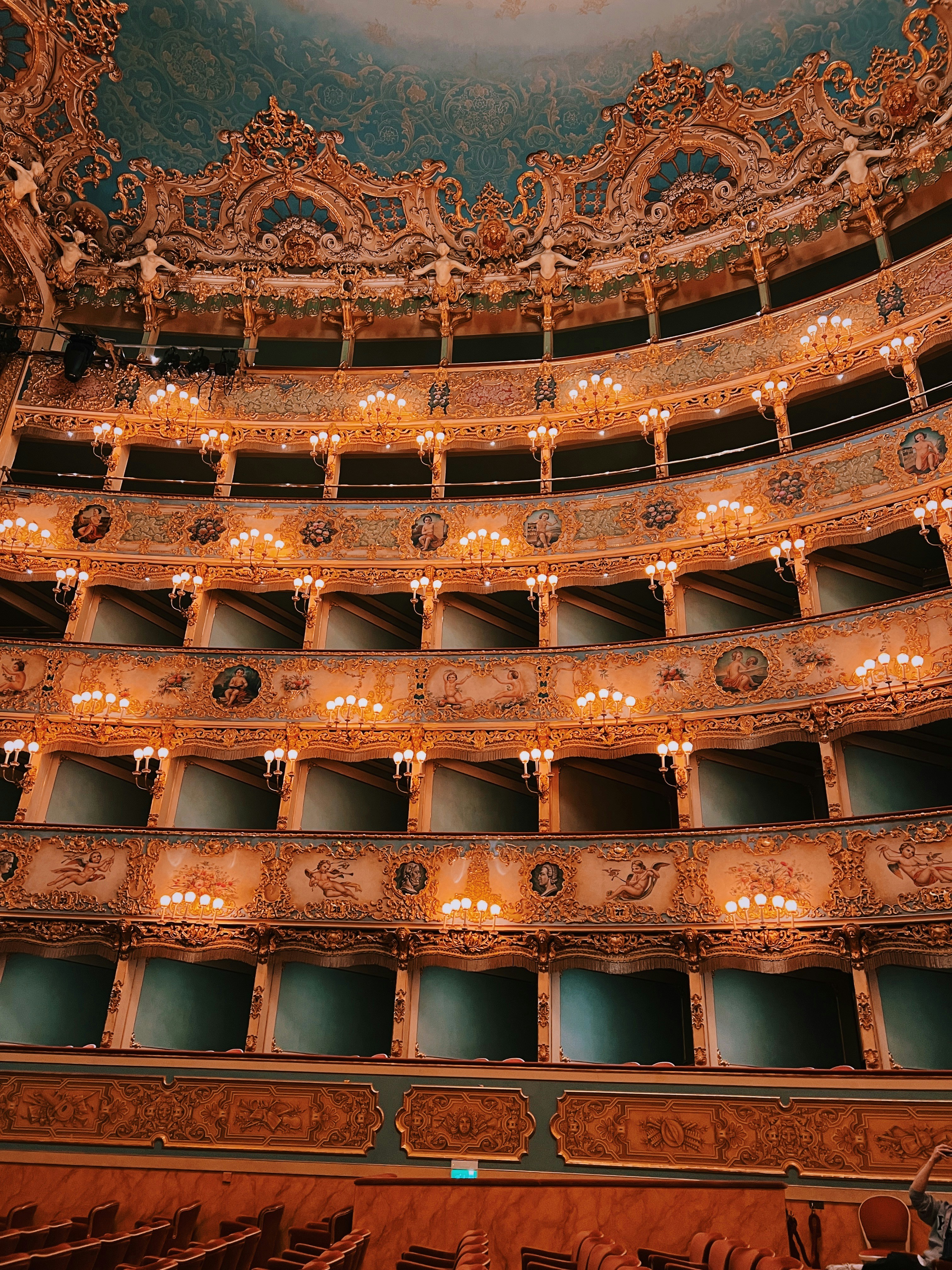 La Perle Silver seating view of aquatic theater stage