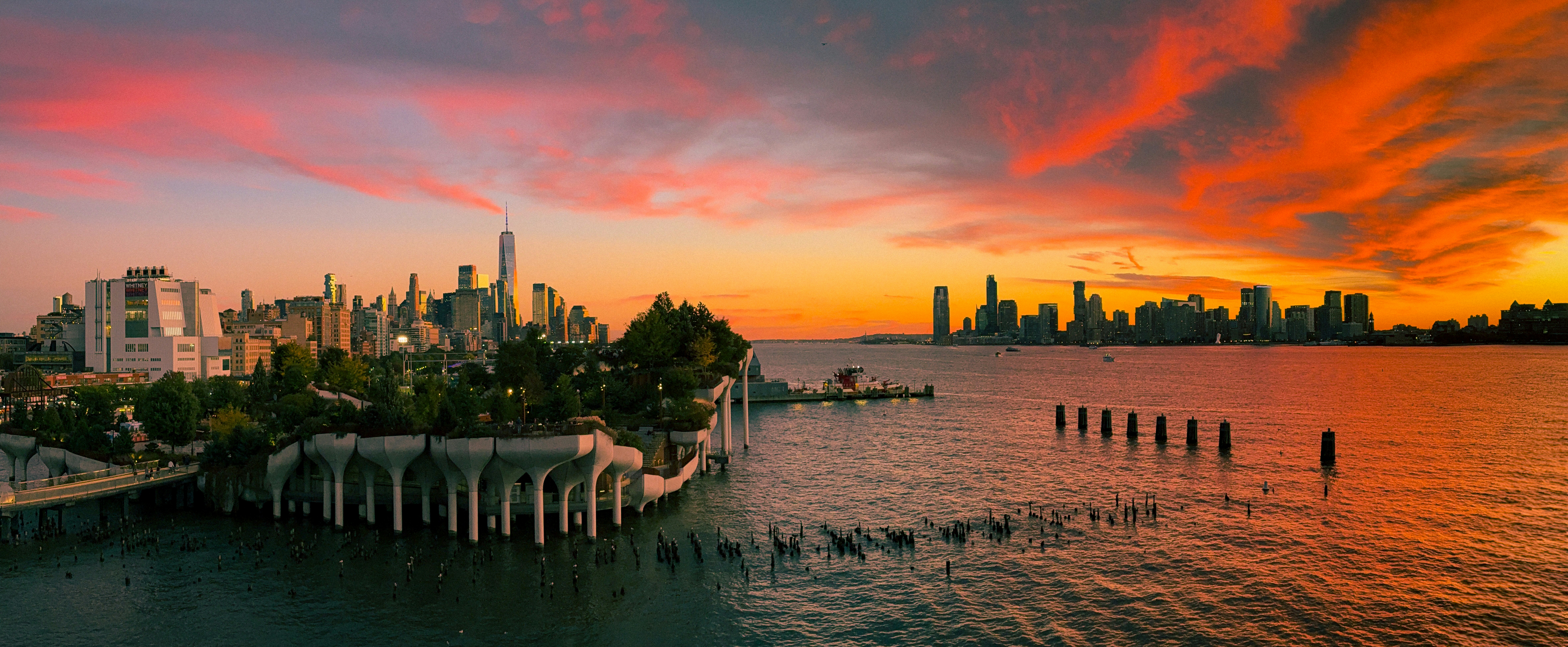 A beautiful sunset over a large body of water