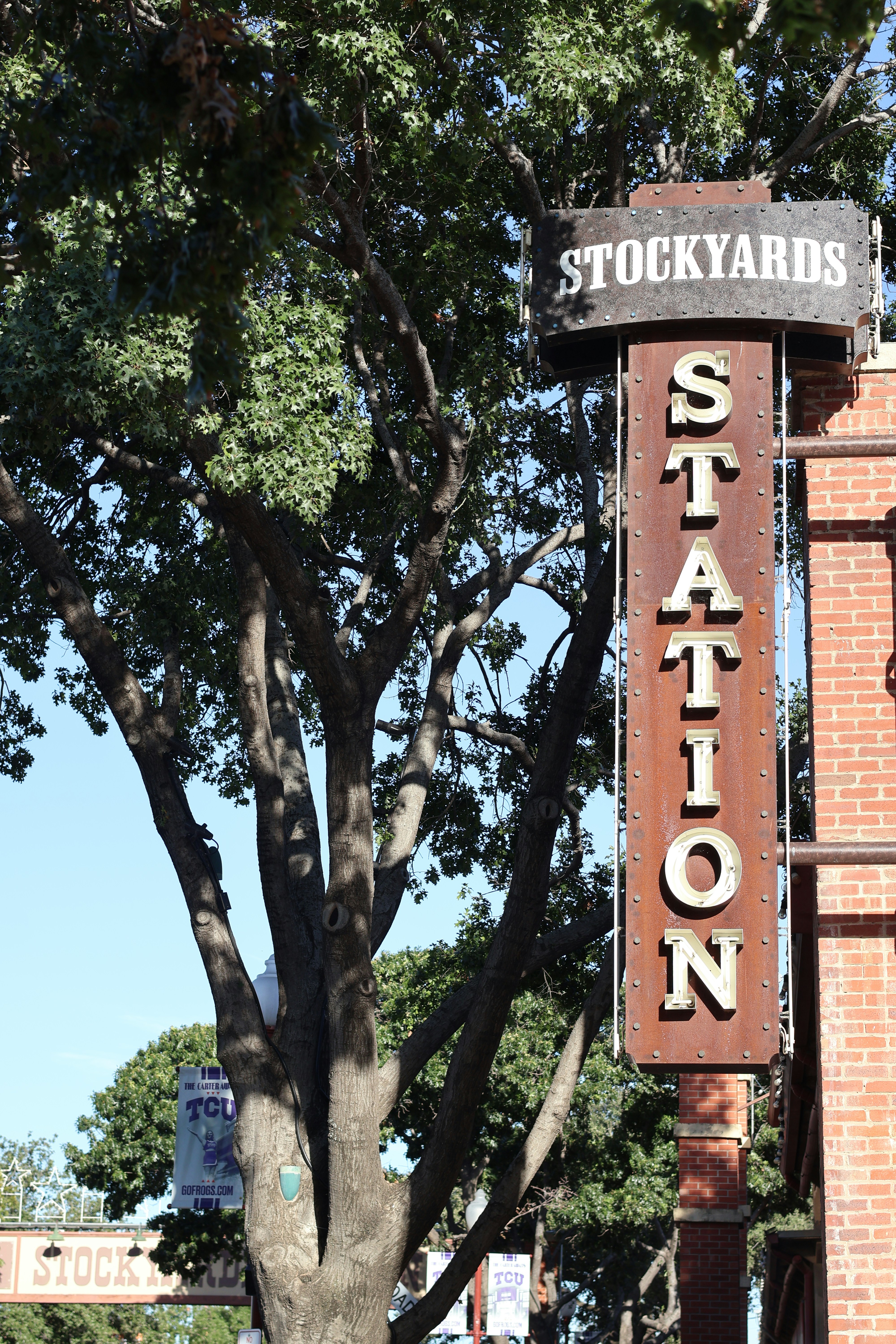 A sign that is on the side of a building