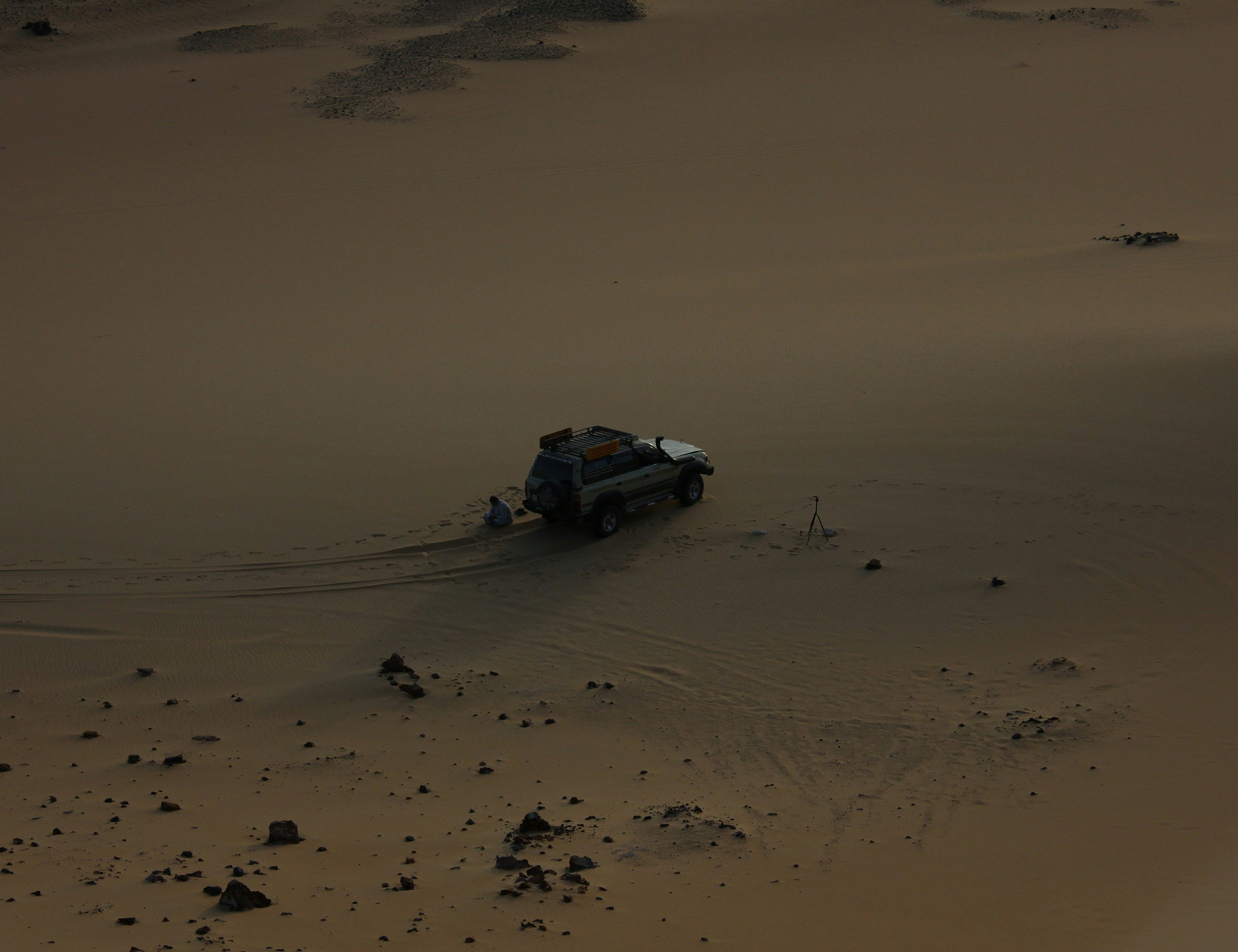 sci-fi rover landscape, wallpaper, Mass Effect Mako: Exploring the Iconic Space Rover 4