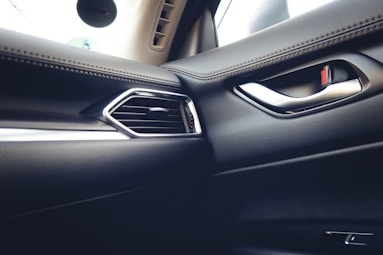 l'interieur d'une voiture aprés nettoyage de la société Mister Clean 76 au Havre