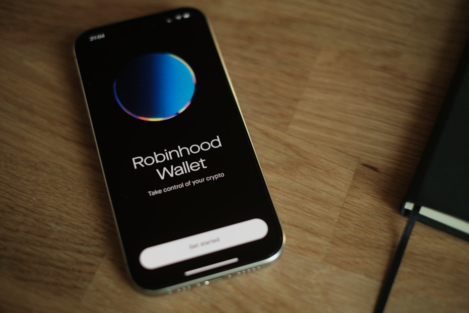 Robinhood Q1 2026 Earnings Miss: Crypto Fees Down 47%, HOOD Stock Falls 10%