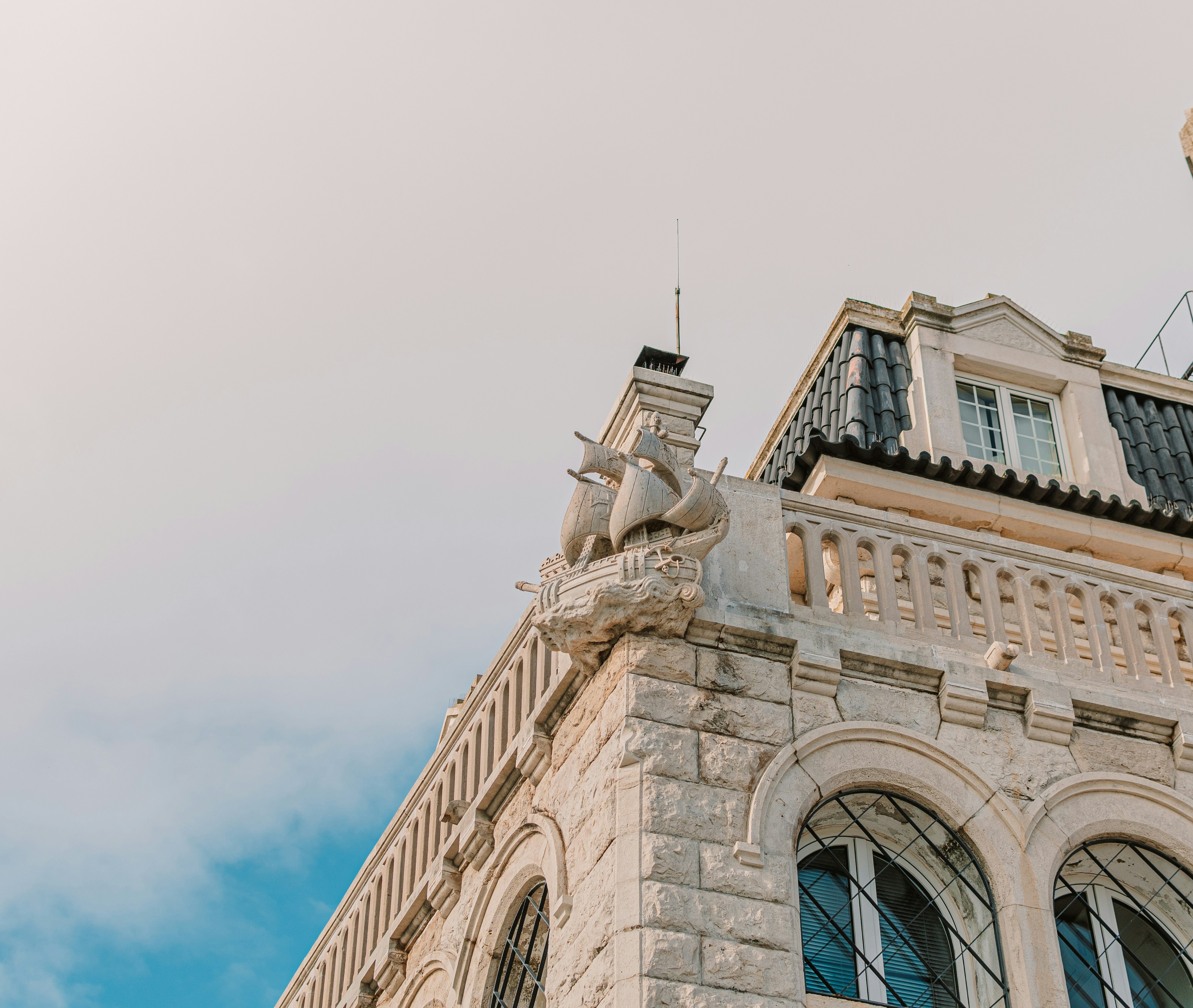 Photo by bethchobanova