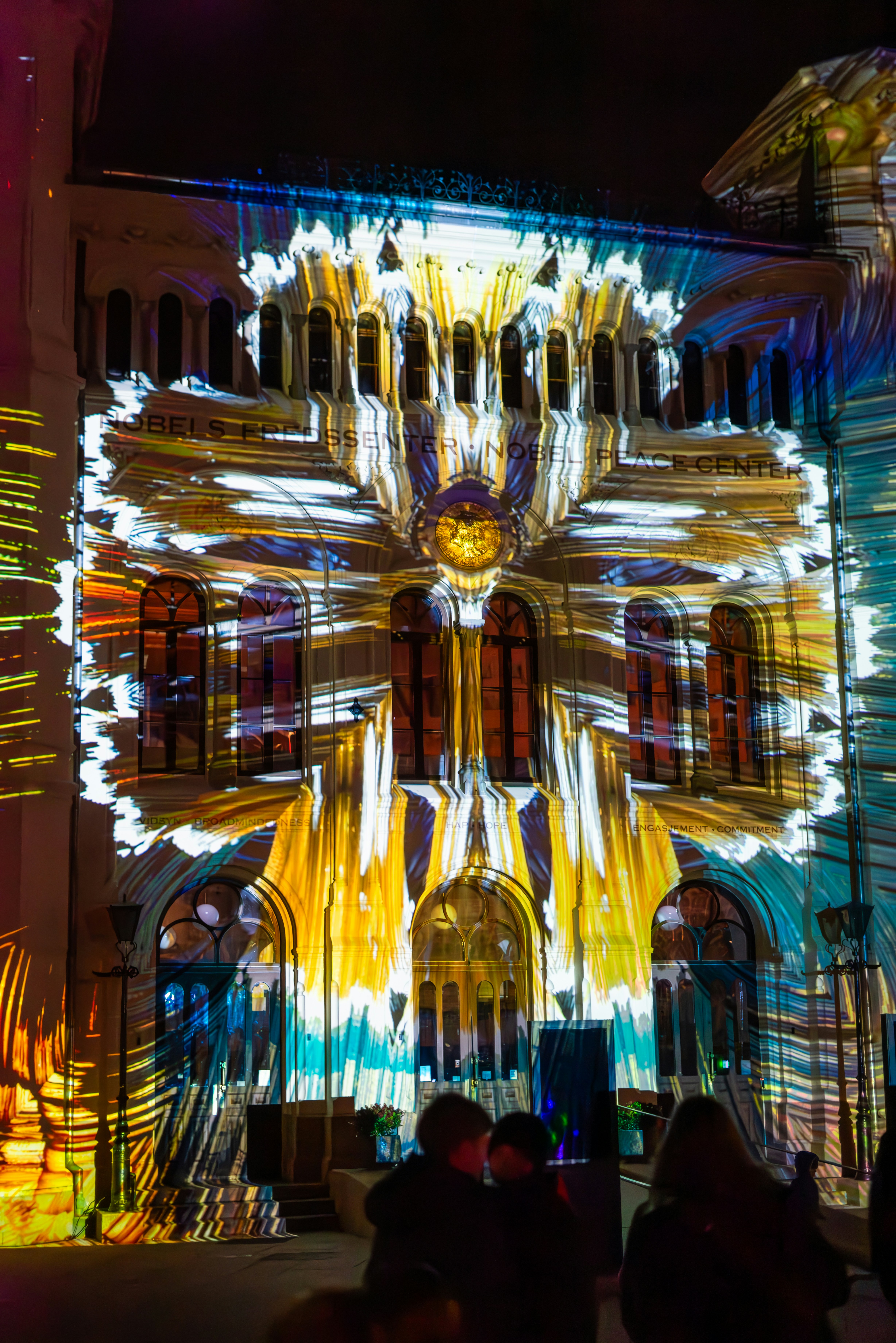 A building that has a lot of lights on it