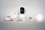 A group of electronic devices sitting on top of a table