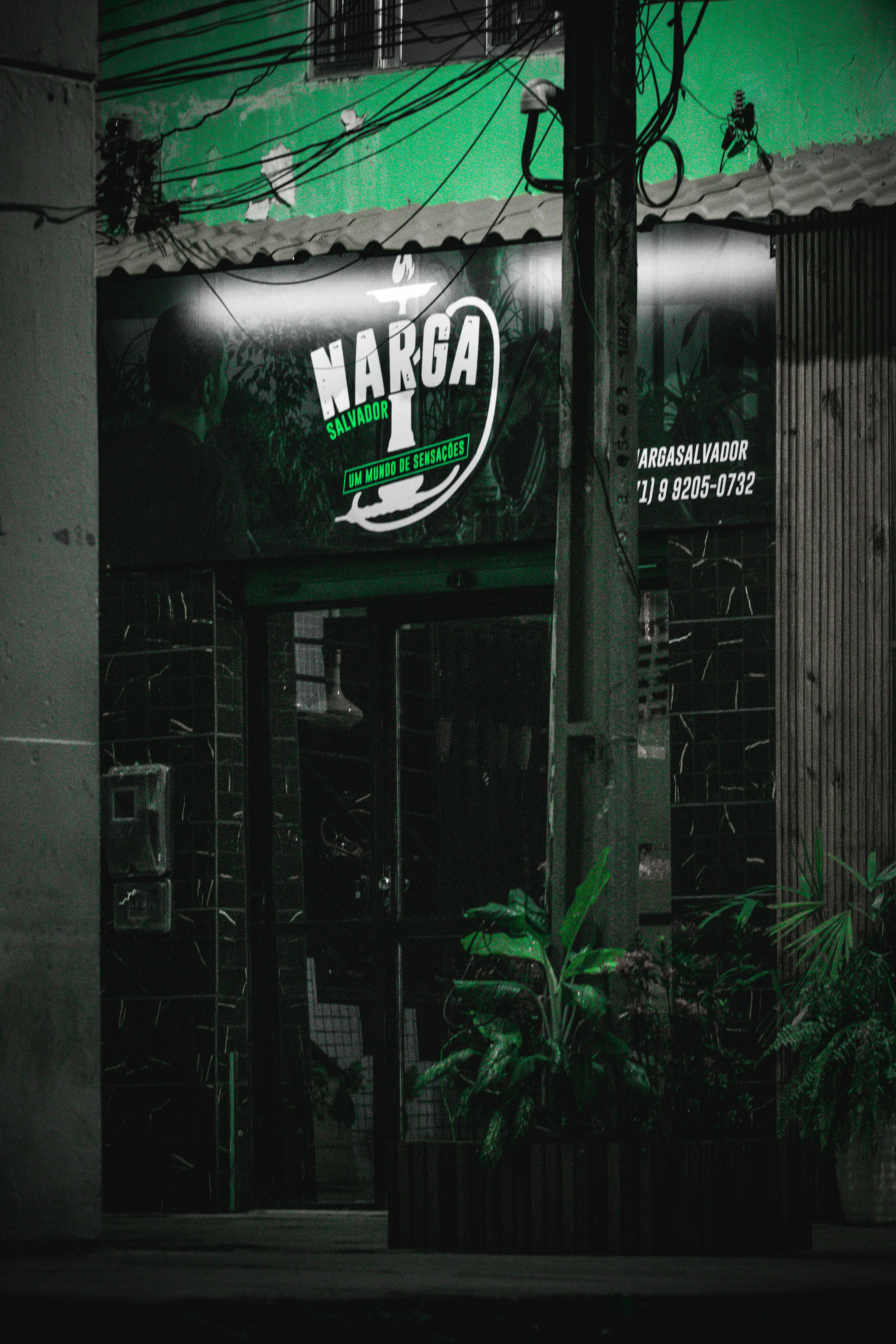 A building with a sign that says marboa on it