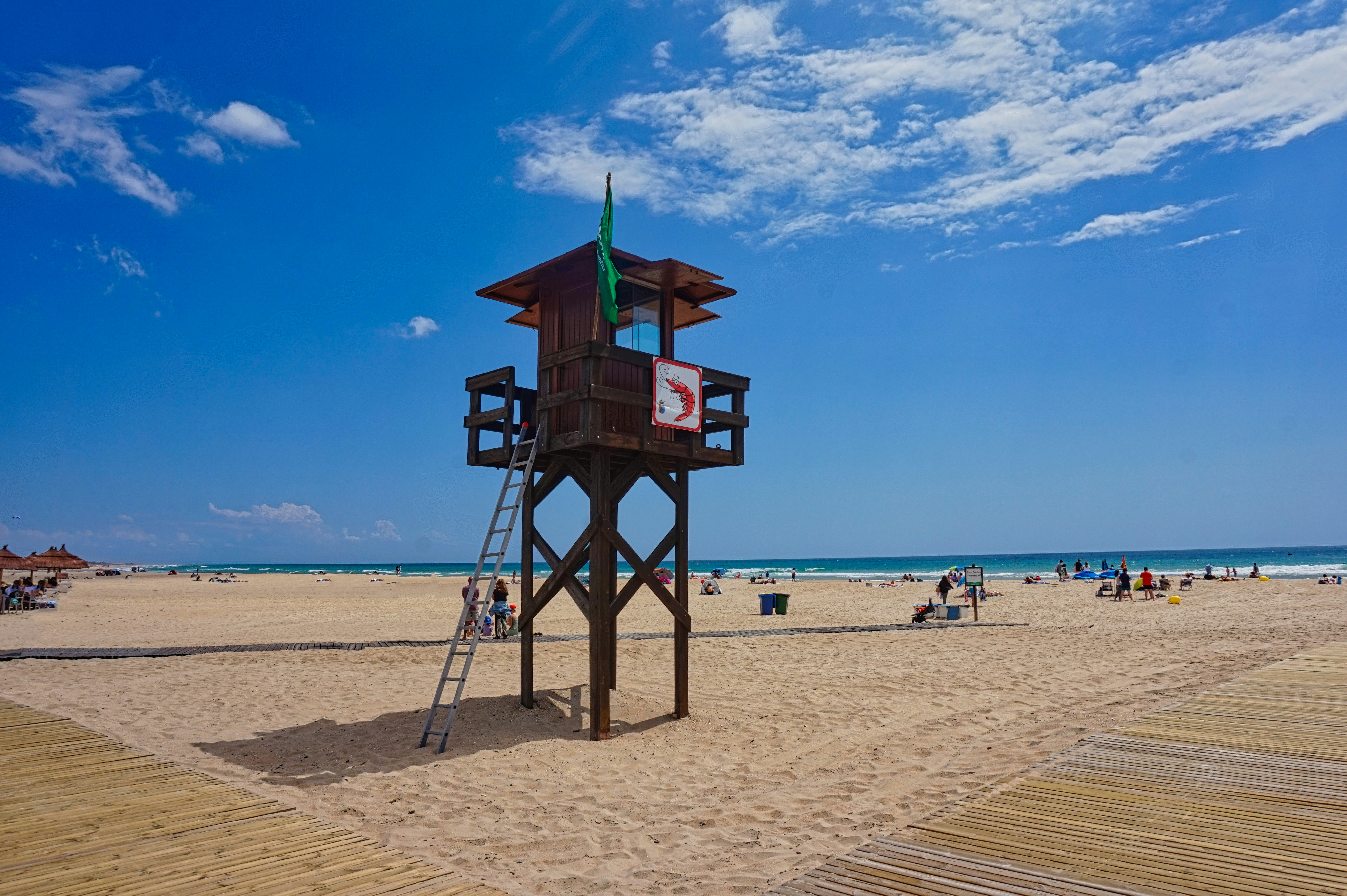 Photo by chris_worldonabudget