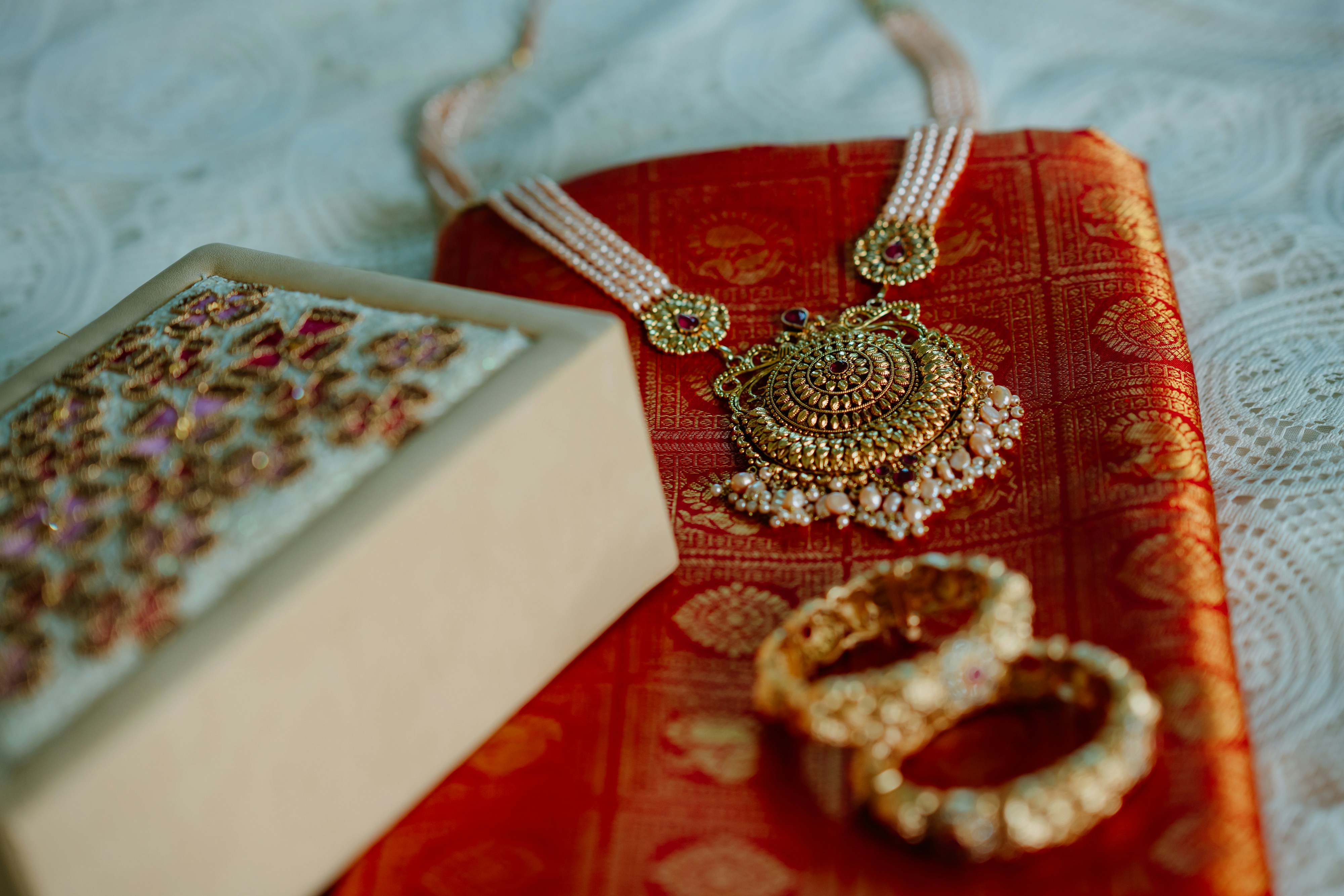 Silver jewellery box display
