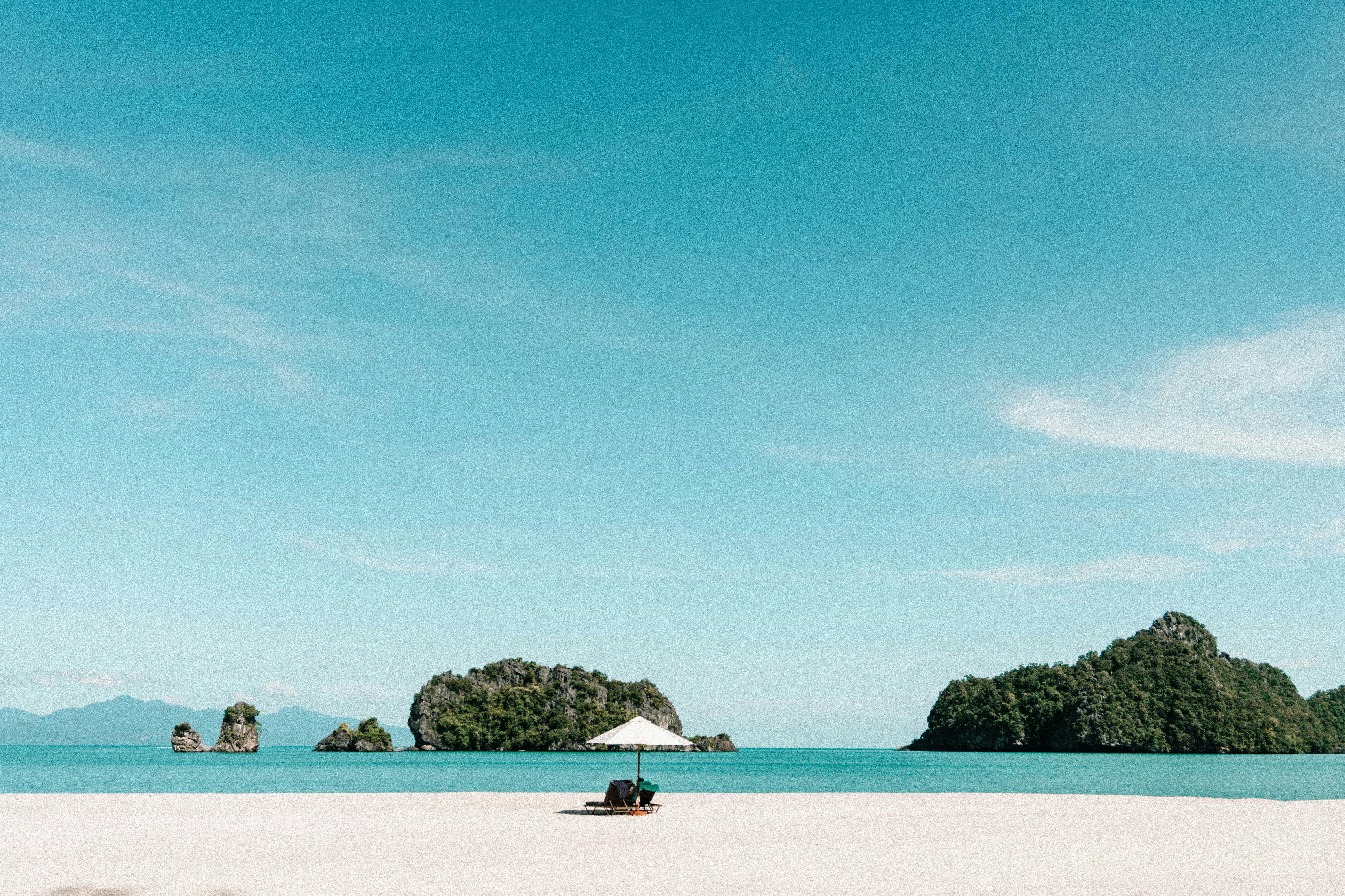 Stay online in the Malaysia with a prepaid eSIM from eSIMlii. Instant activation, no roaming charges, and reliable coverage.