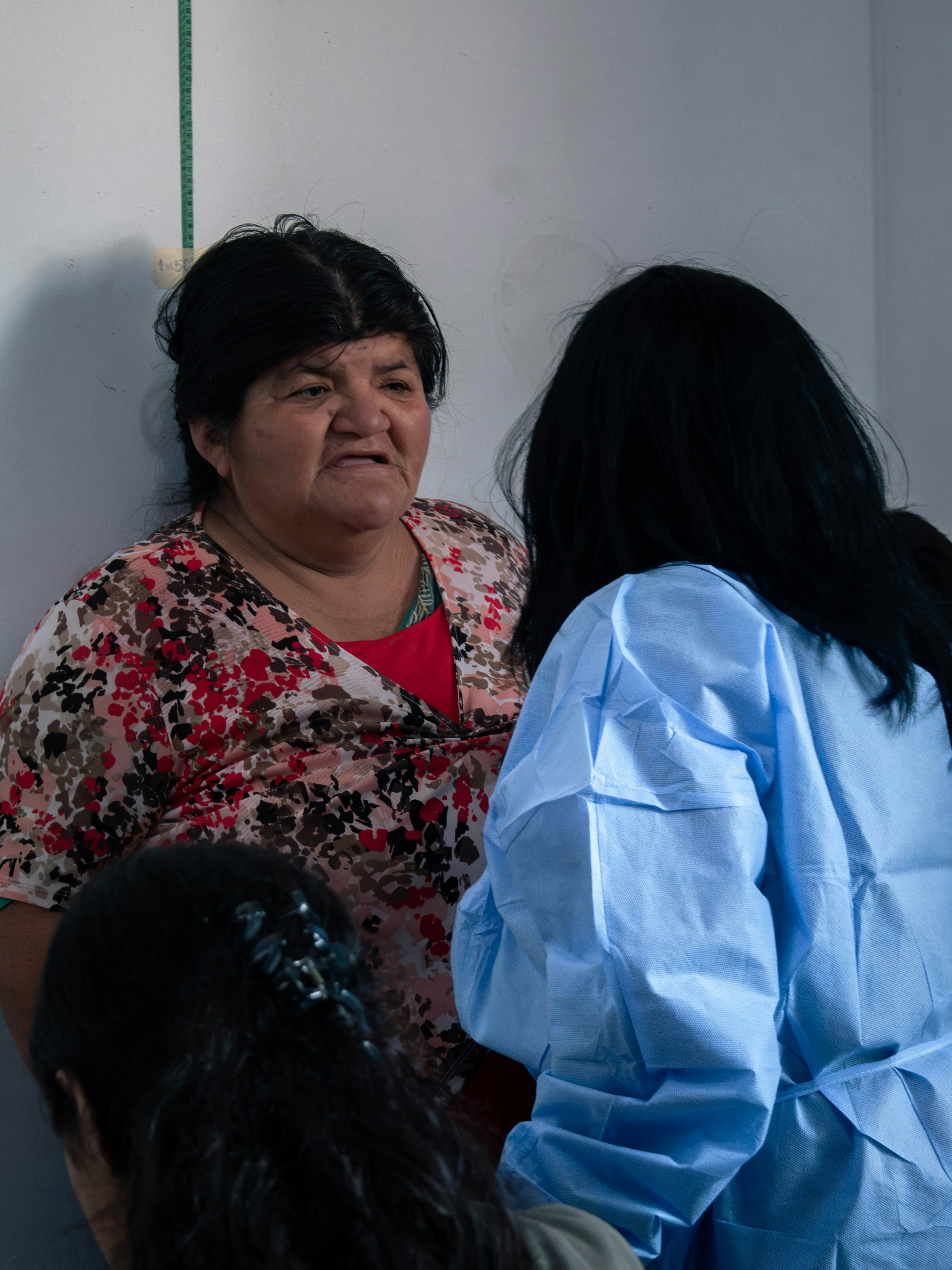 Immigrants discussing healthcare challenges