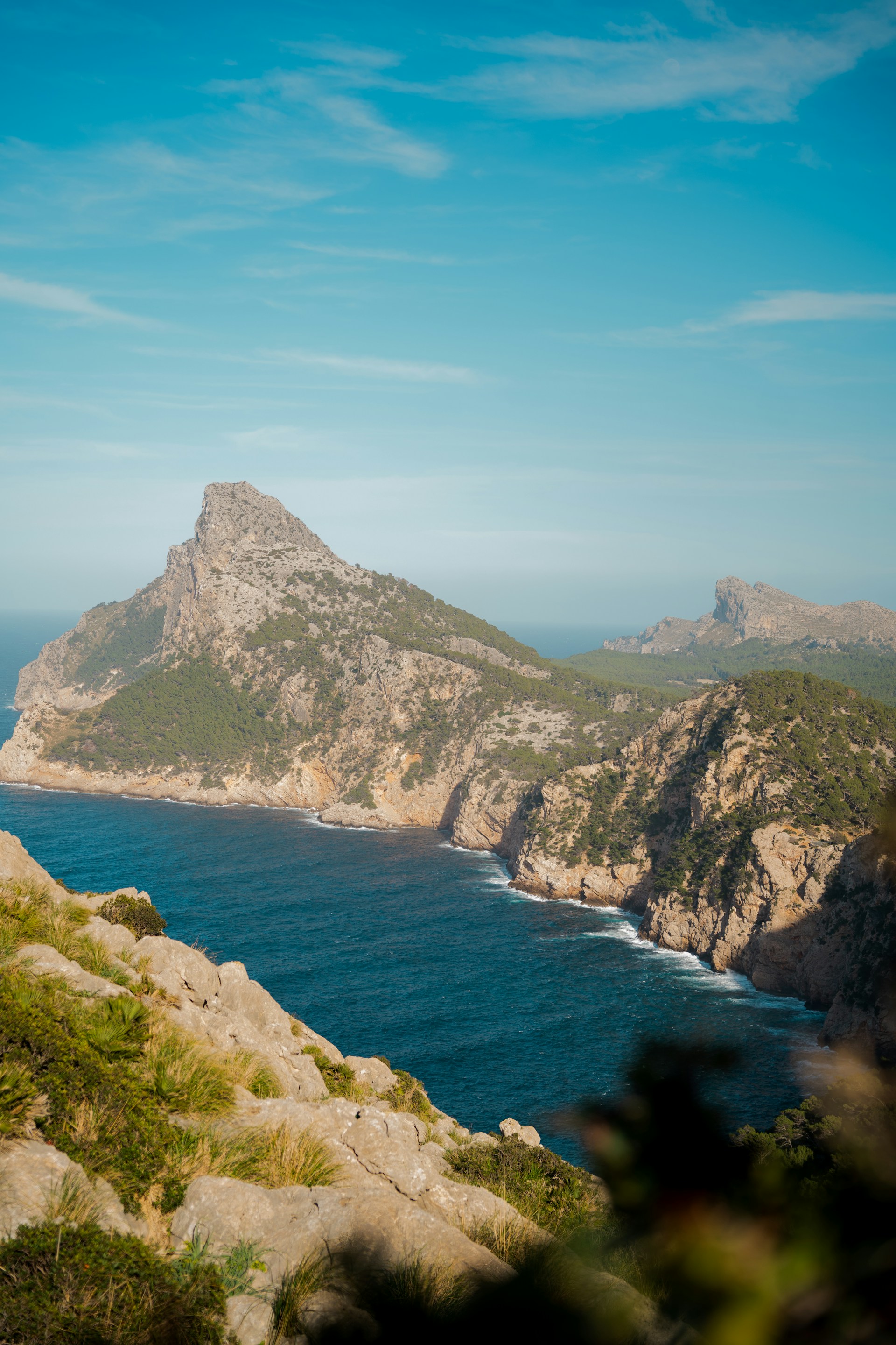 A view of the ocean from the top of a mountain