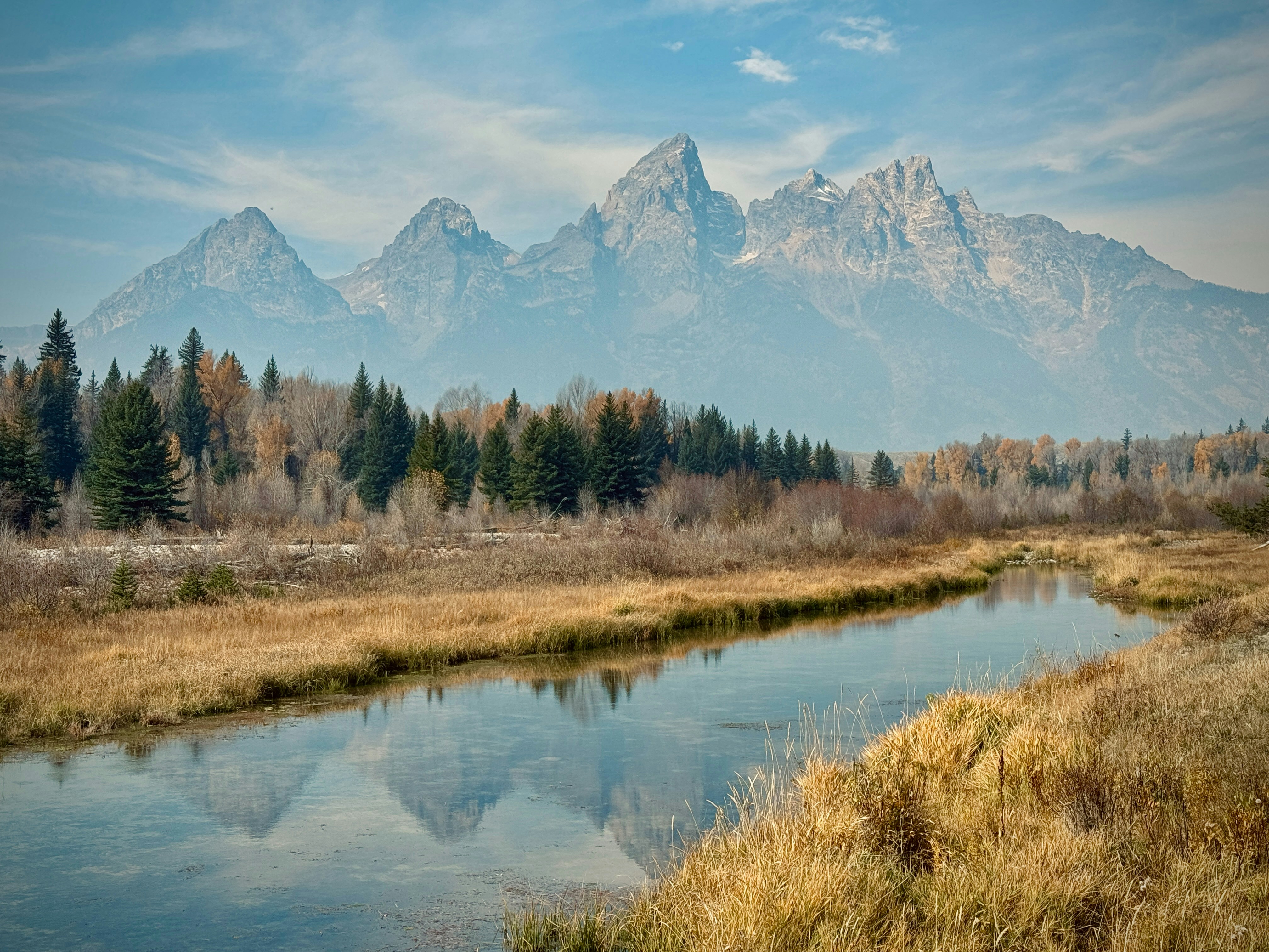 A river running through a grass covered field photo – Free Forest Image on  Unsplash, image size:3000x2250