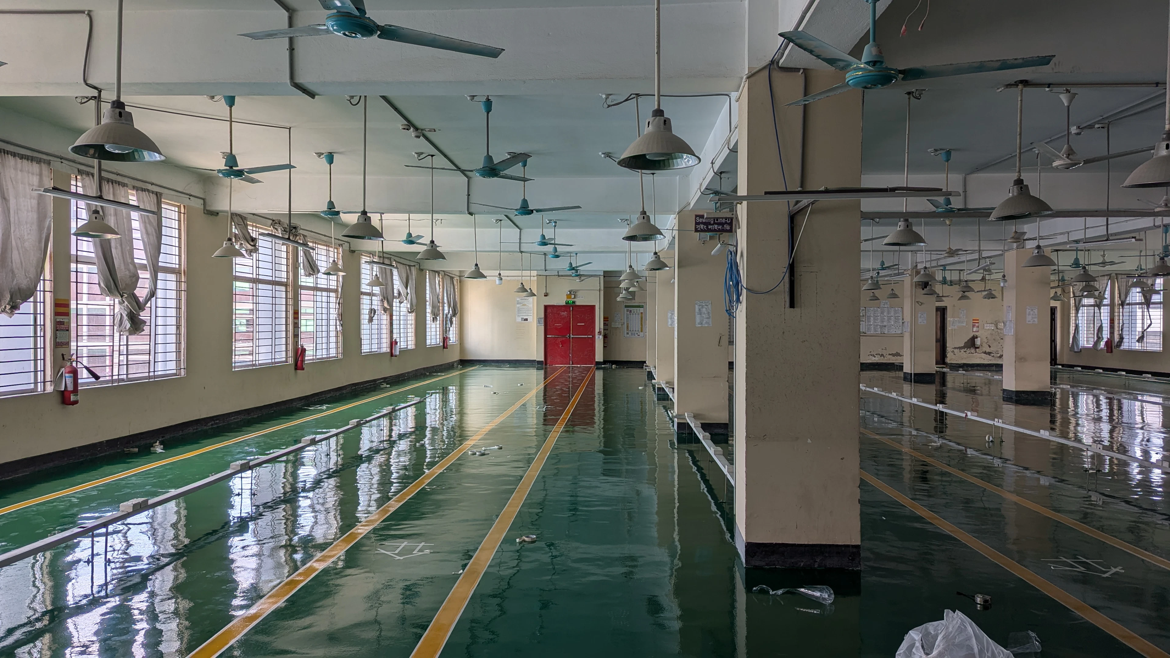 Large room with a shiny floor