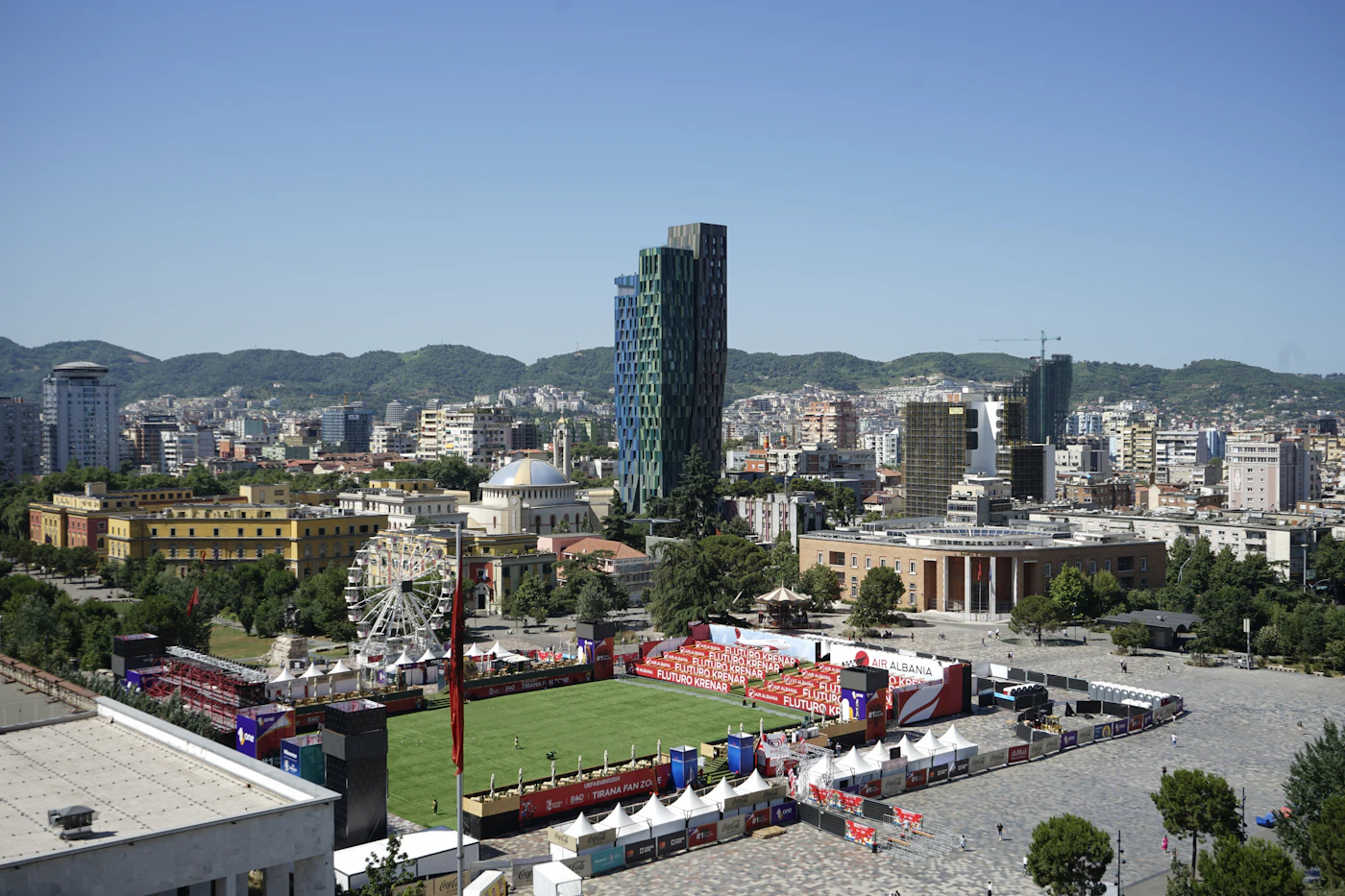 Der Skanderbeg-Platz im Zentrum von Tirana