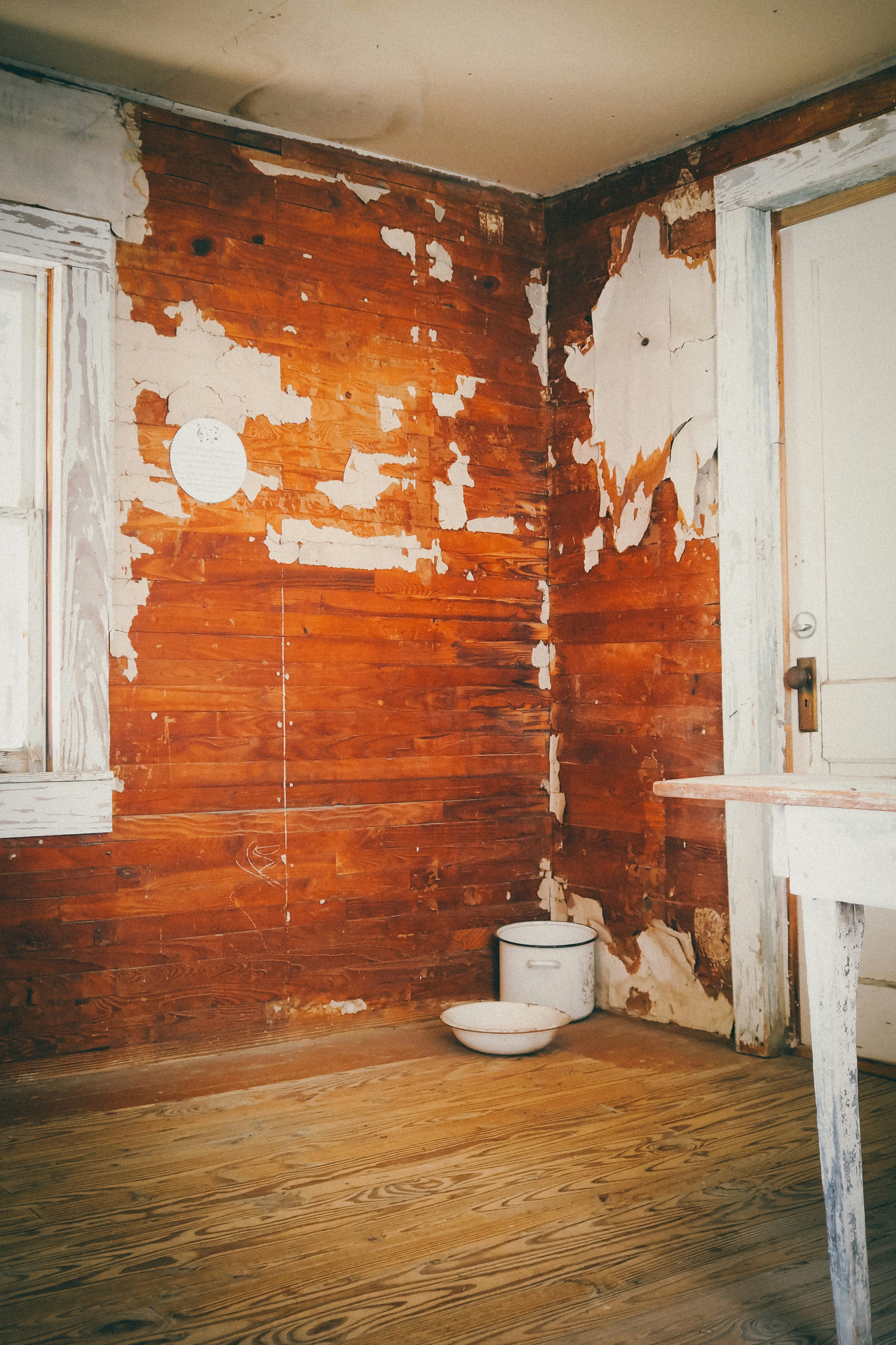 rustic farmhouse bathroom, wallpaper, Farmhouse Shower Curtain: Unique Ideas for Basements 3