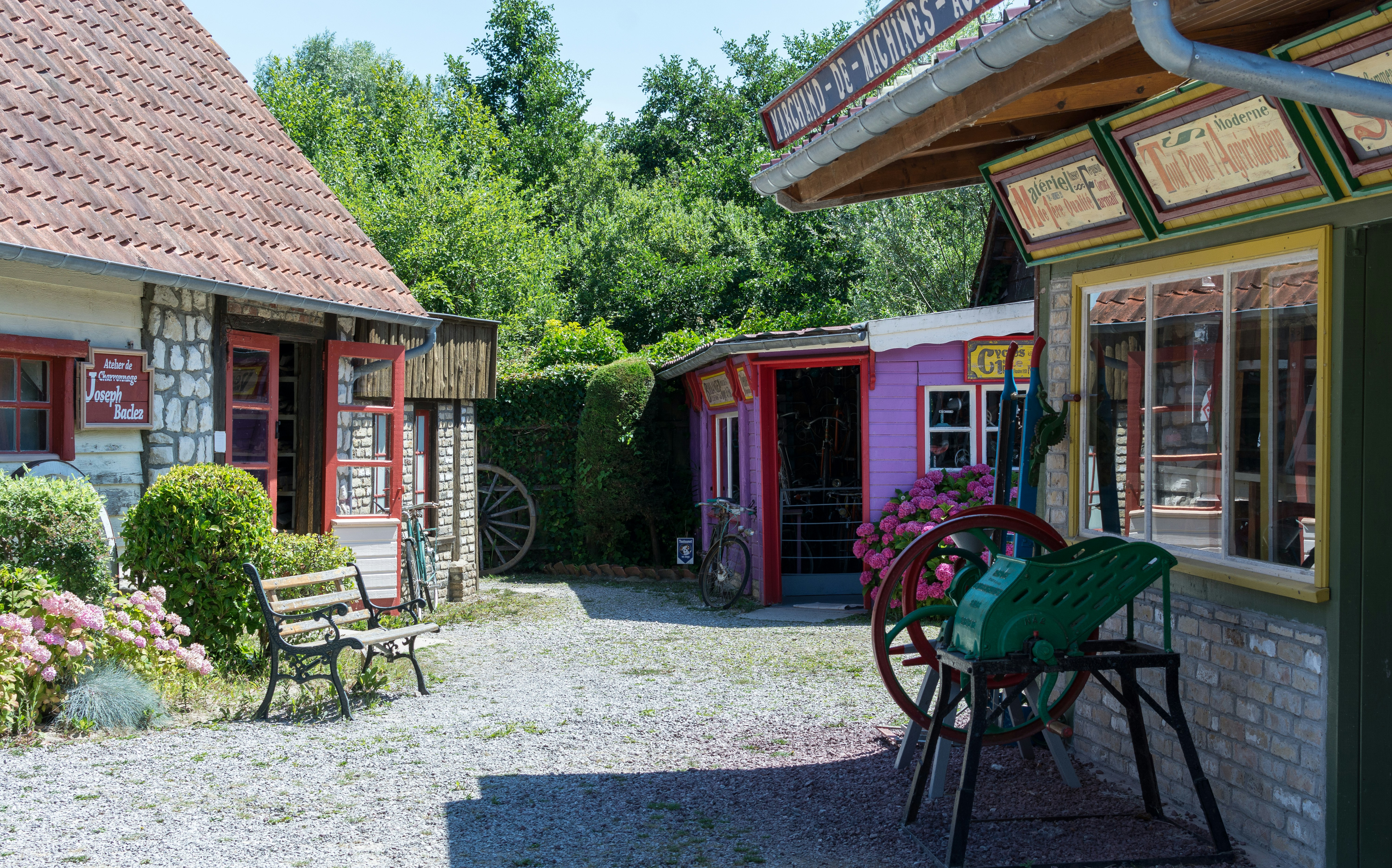 Photo by instantphotos