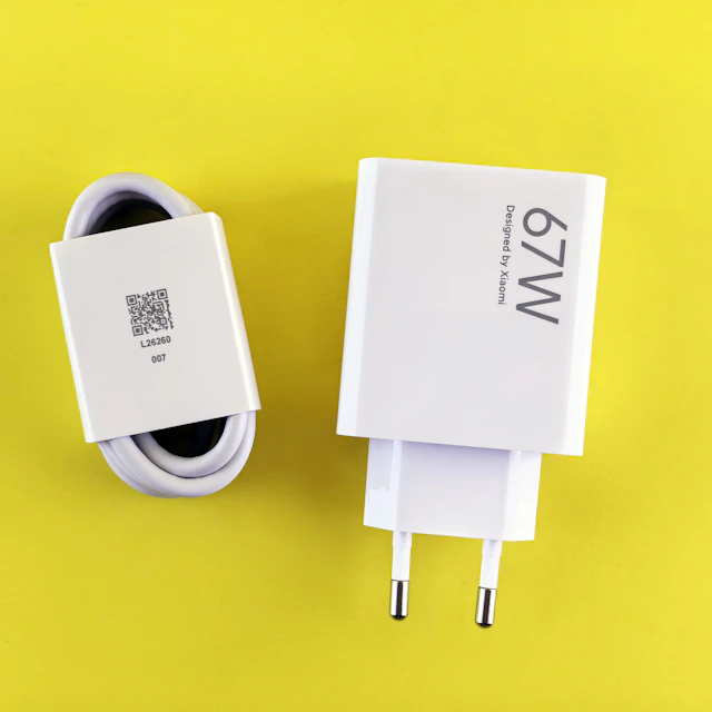 고속충전 65W GaN 멀티 충전기 USB-C 3포트 노트북 폰 동시충전