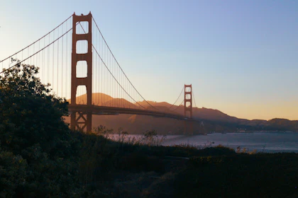 Ponte Golden Gate ao pôr do sol, em San Francisco