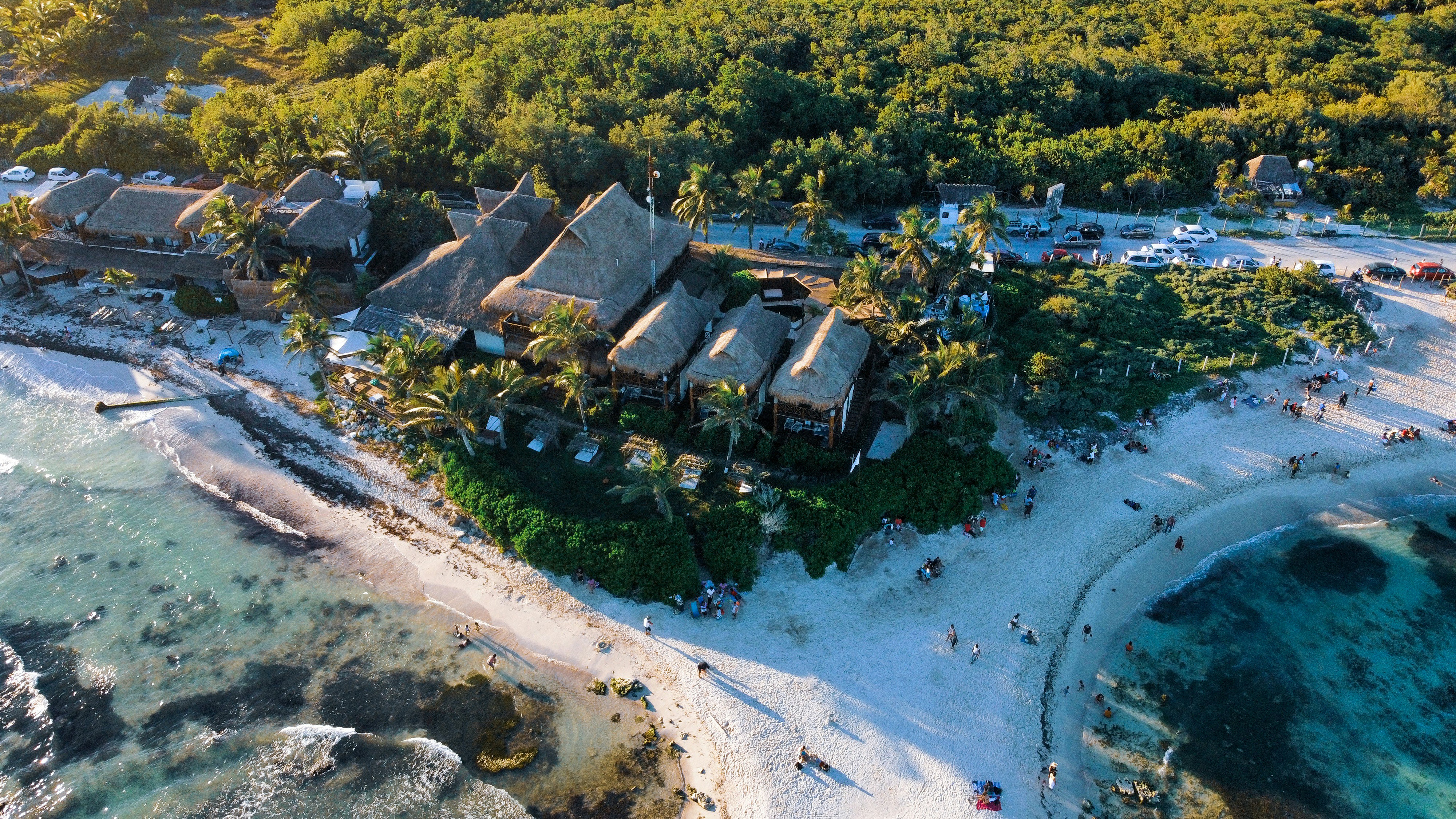 Photo by leonardoescala