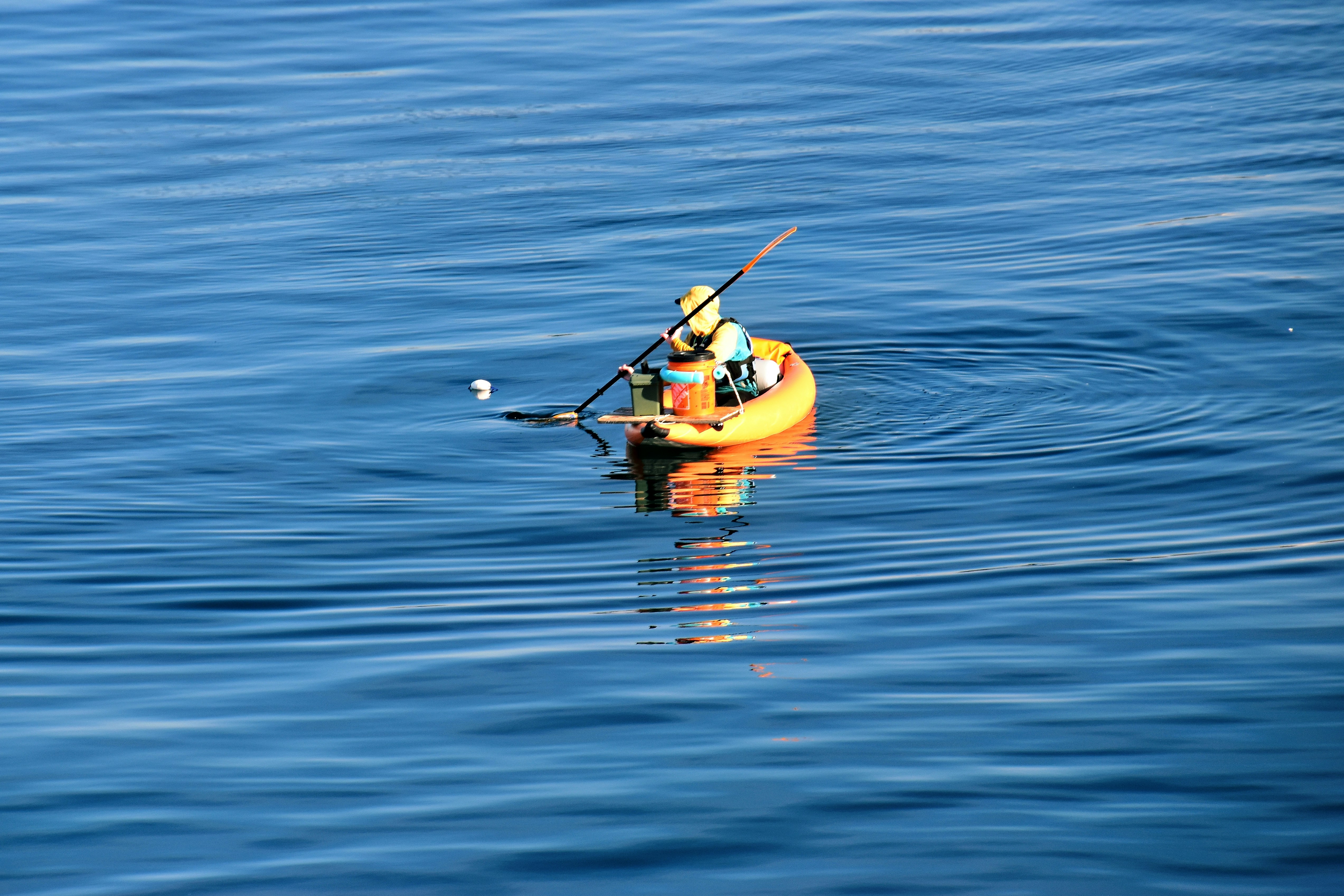 Father dies while keeping young son afloat after kayak capsizes on Lake Perris