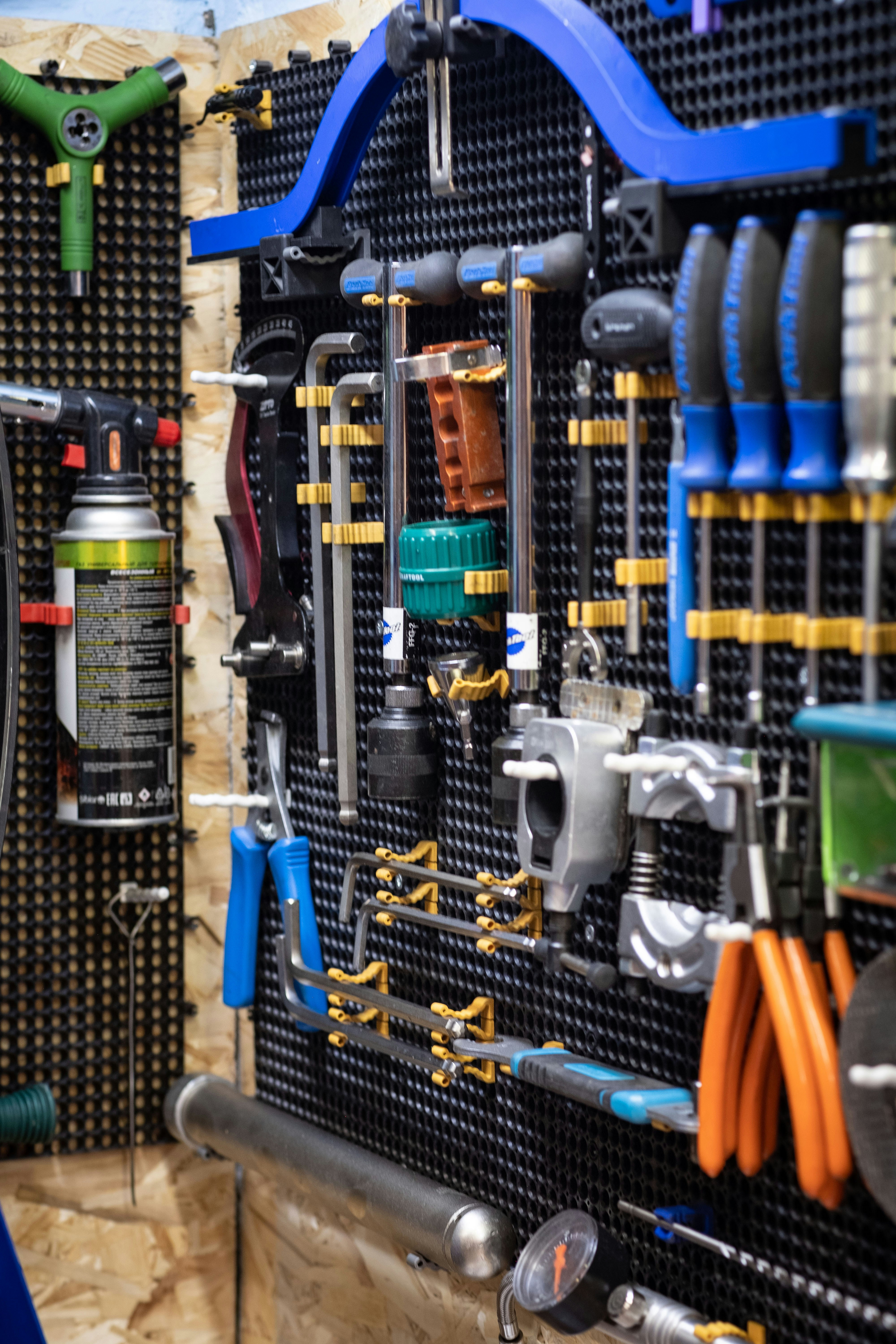 Professional workshop organized tool storage