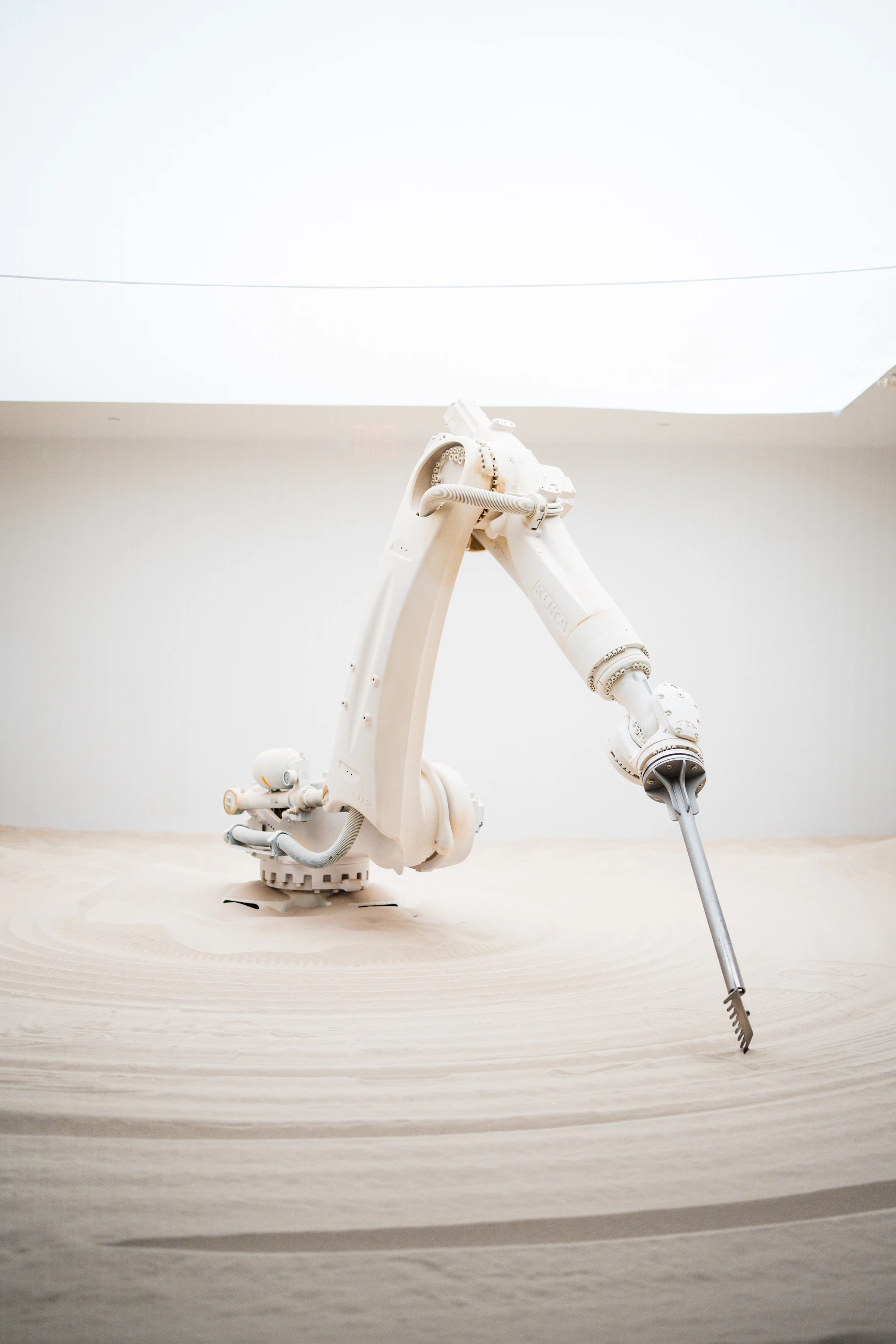 Robotic surgical arm holding precision instruments