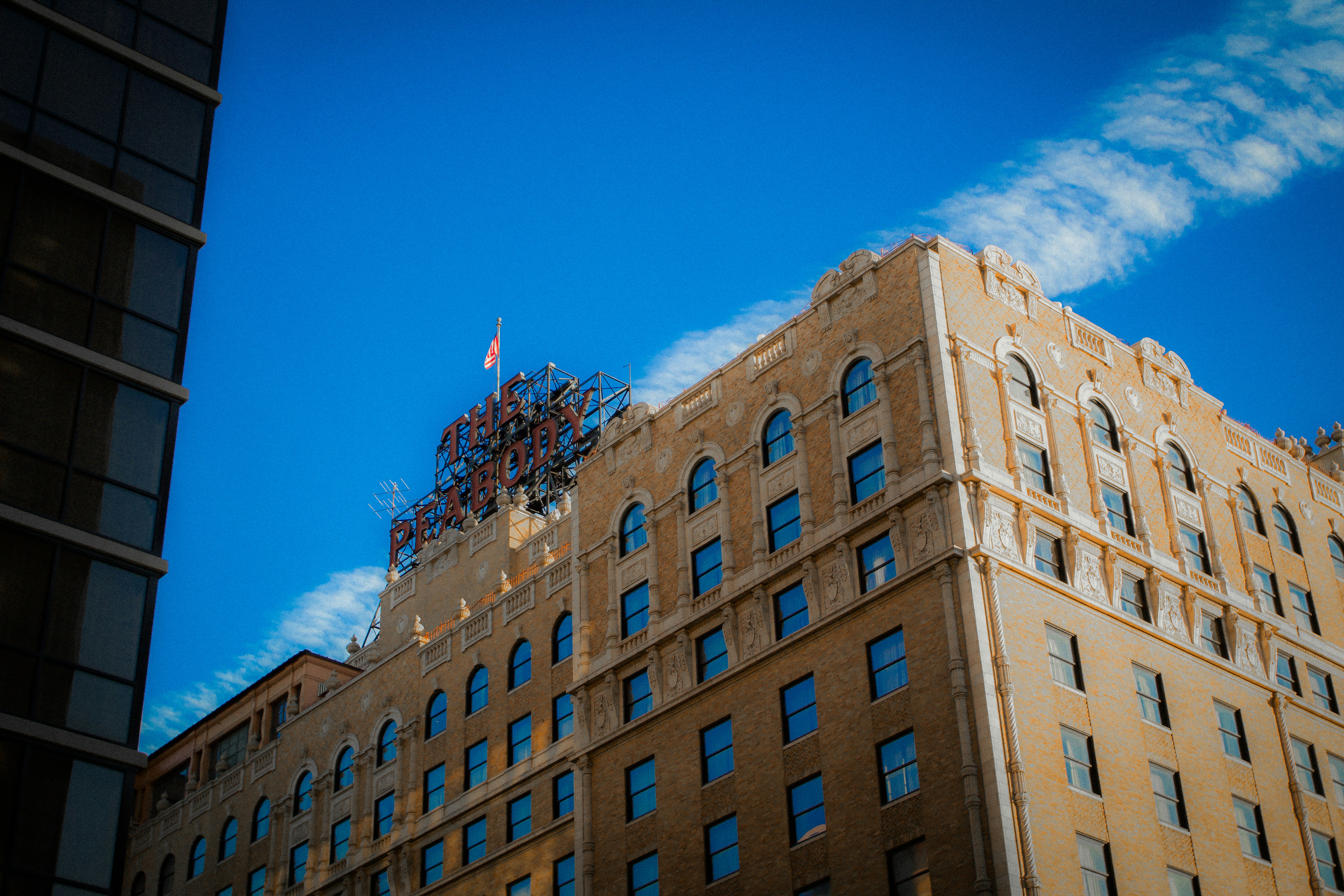 A very tall building with a lot of windows