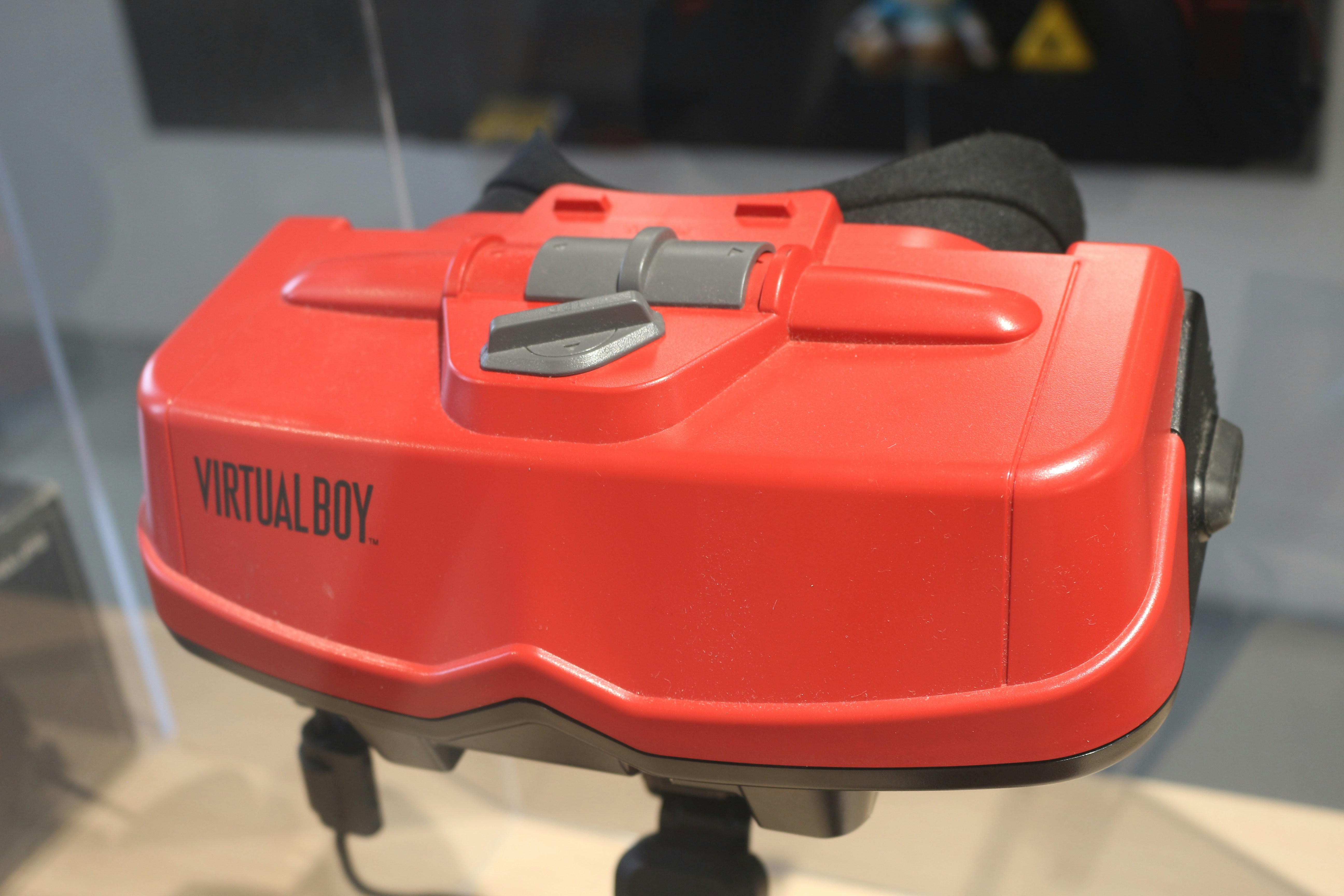 I Took a Virtual Boy on an 11‑Hour Flight — Regrets Ensued