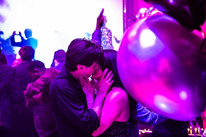 Public kiss at event
