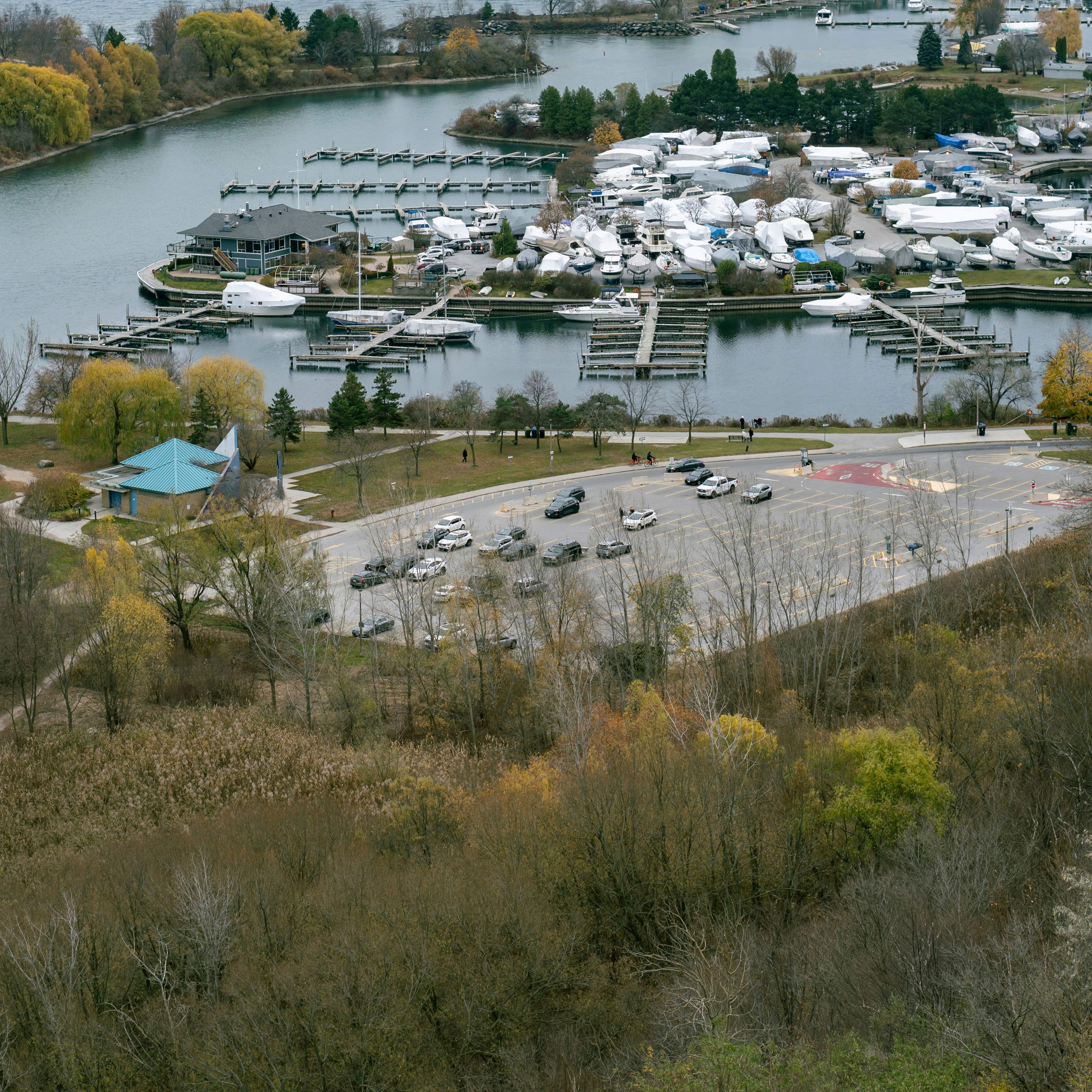 An aerial view of a marina with boats in the water photo – Free 4k ...