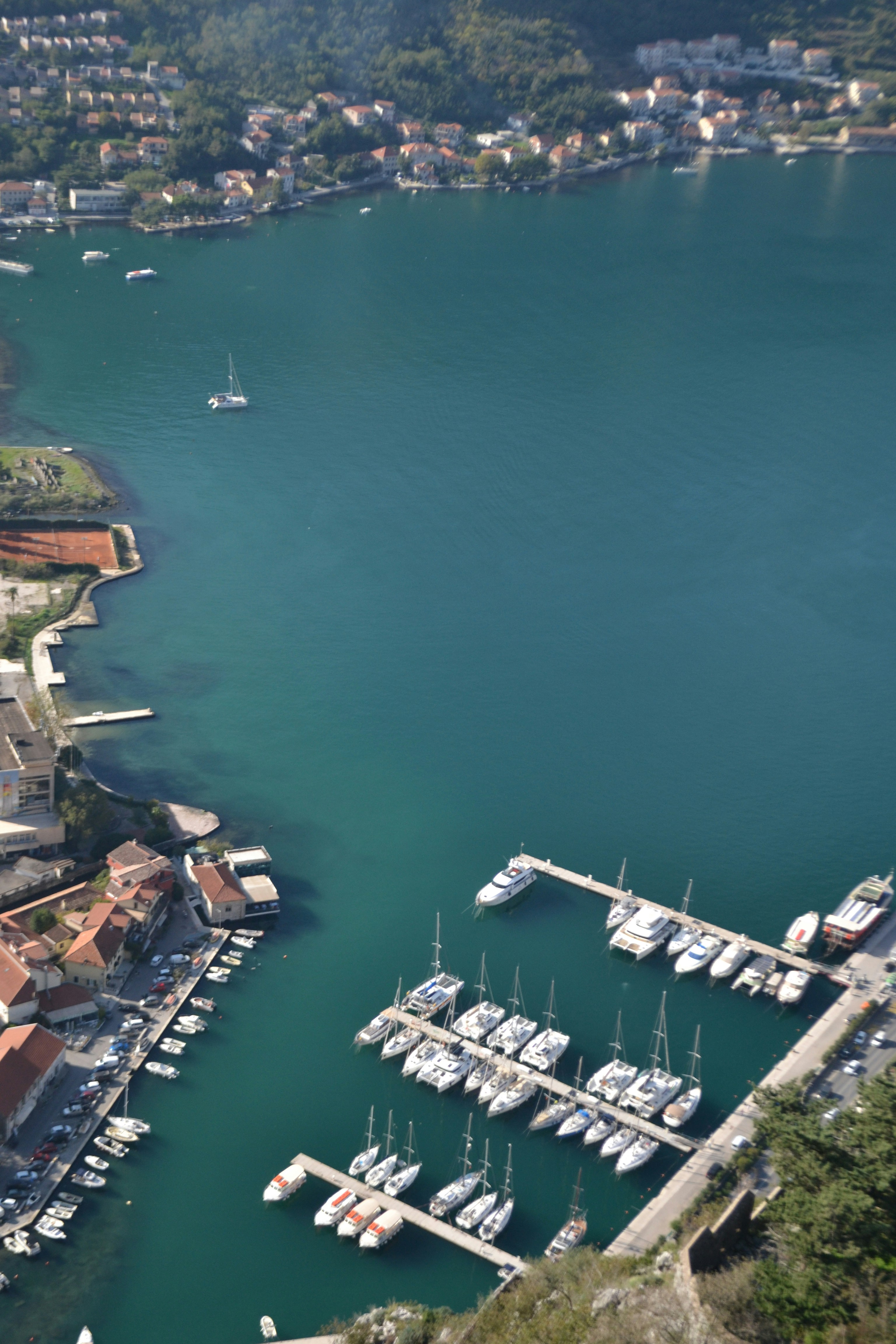 An aerial view of a marina with boats in the water photo – Free Travel ...