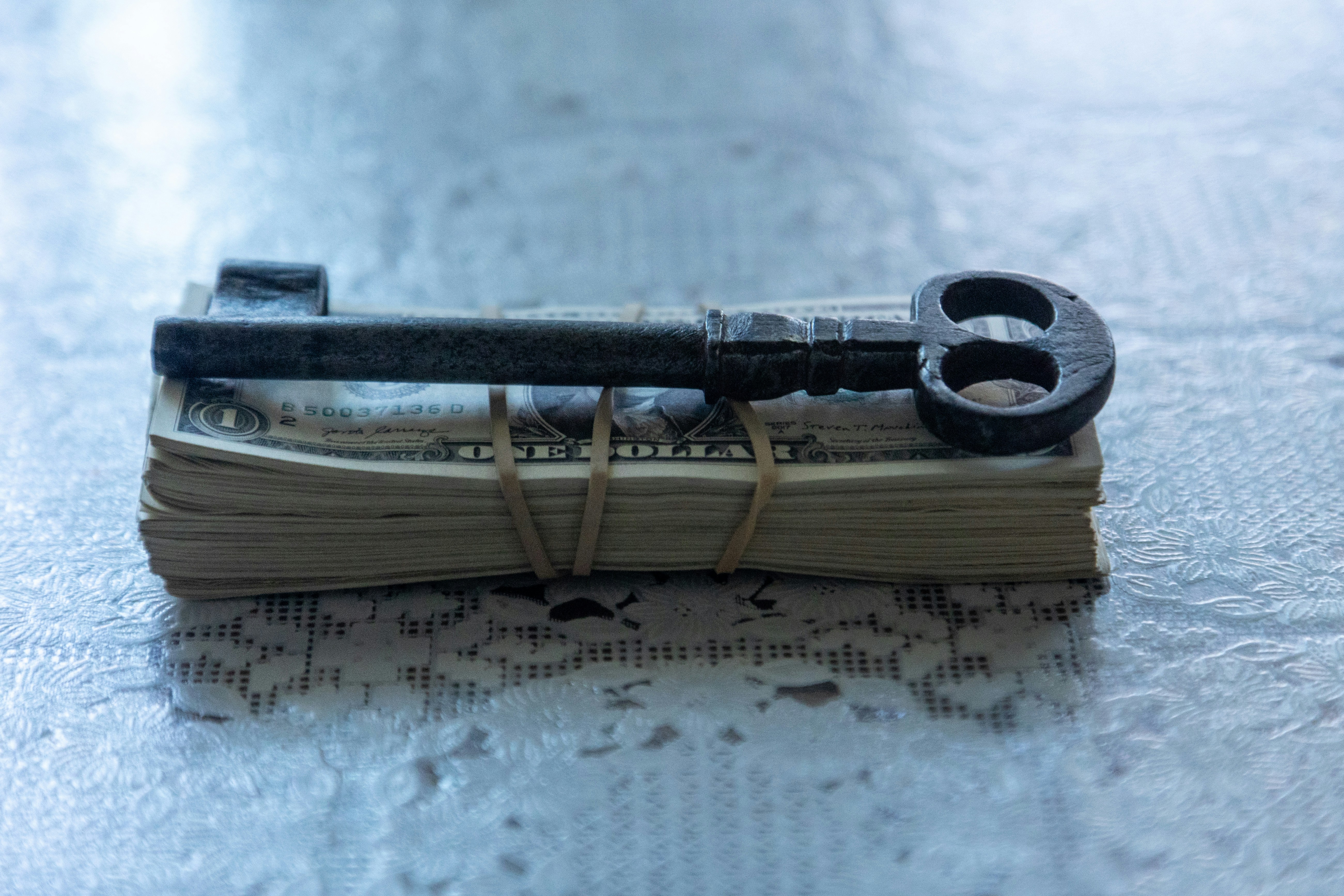 Module 4: Advanced Concepts for the Informed Investor Lesson 17: Stablecoins and Economic Stability