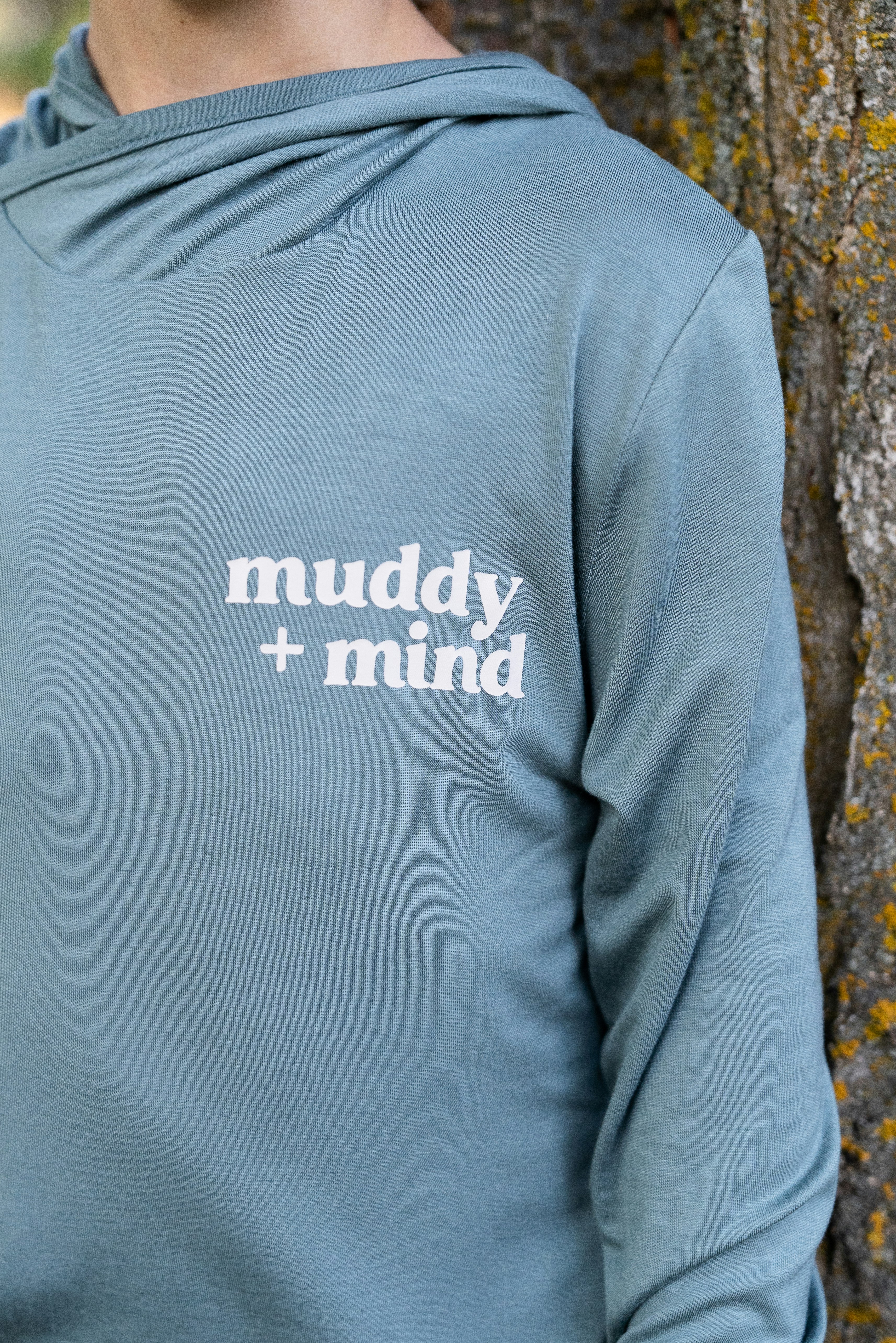 photo-1732041100146-d93b3e7bc153?ixid=M3wxMjA3fDB8MXxzZWFyY2h8NHx8aHVtb3JvdXMlMjB0cmF2ZWwlMjBzd2VhdHNoaXJ0c3xlbnwwfHx8fDE3NjMxNTIwODB8MA\u0026ixlib=rb-4.1.0