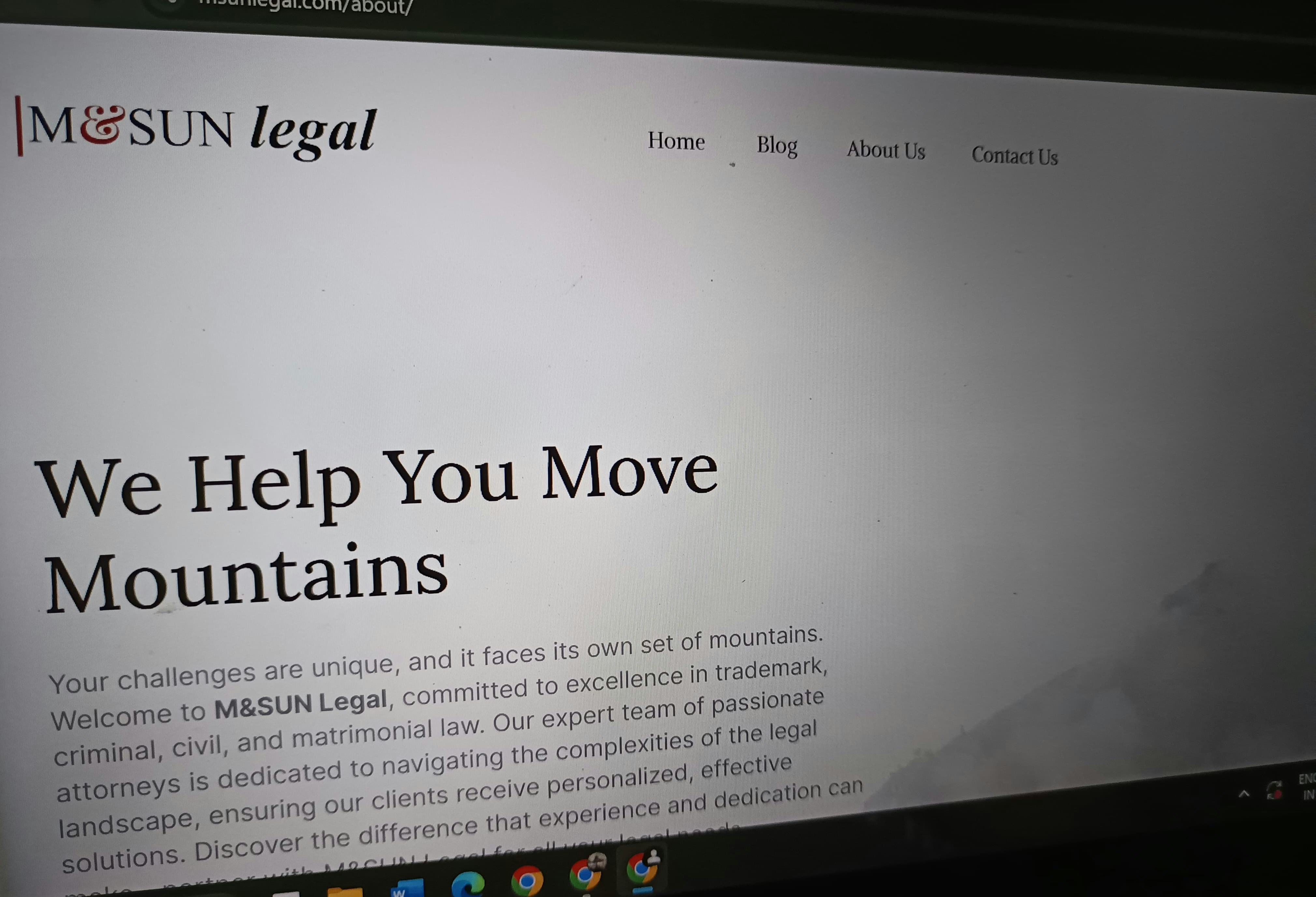 Professional legal consultation representing Case Capital's personal injury funding services