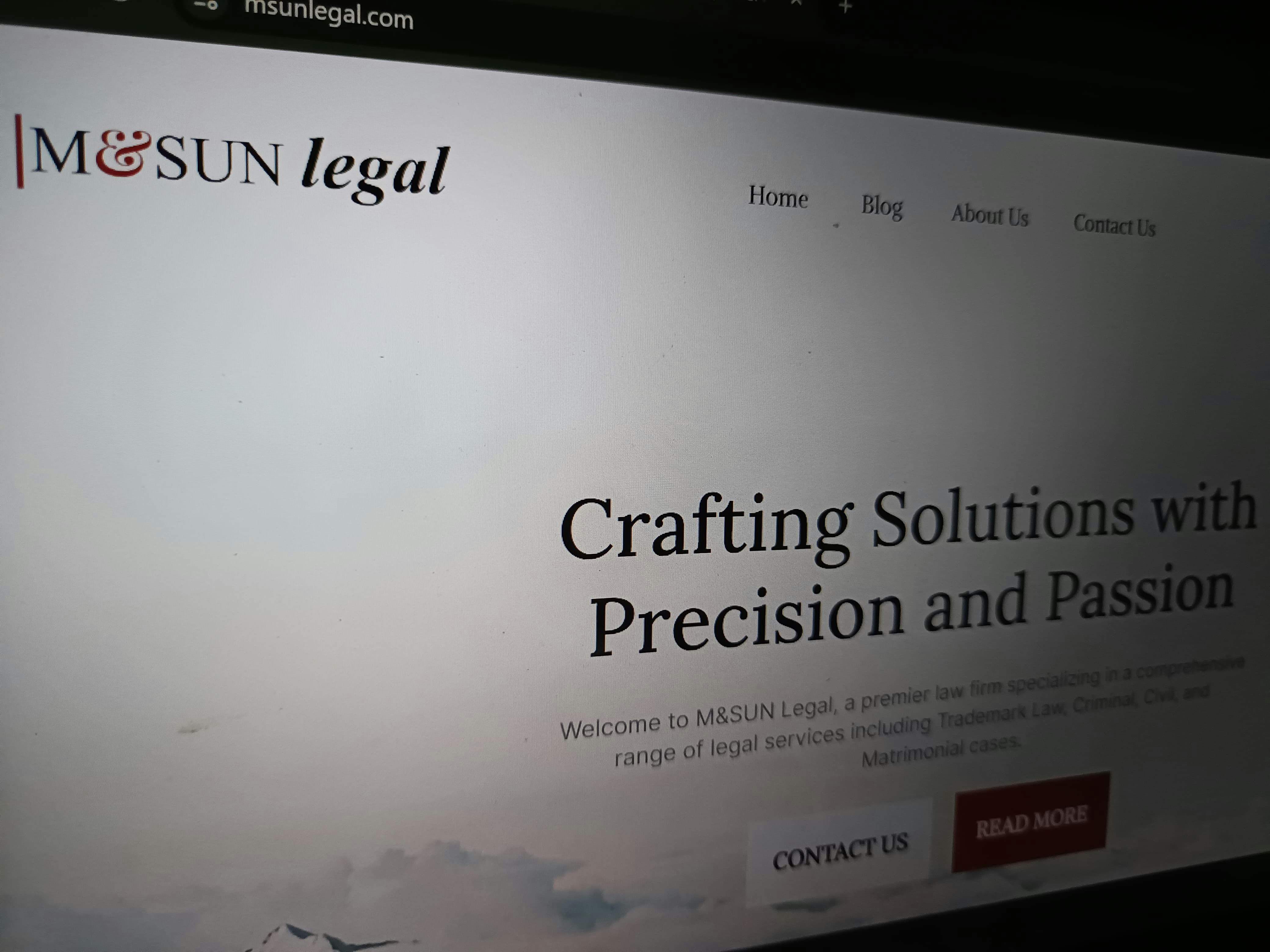 Consulta legal profesional que representa los servicios de financiamiento de lesiones personales de Case Capital