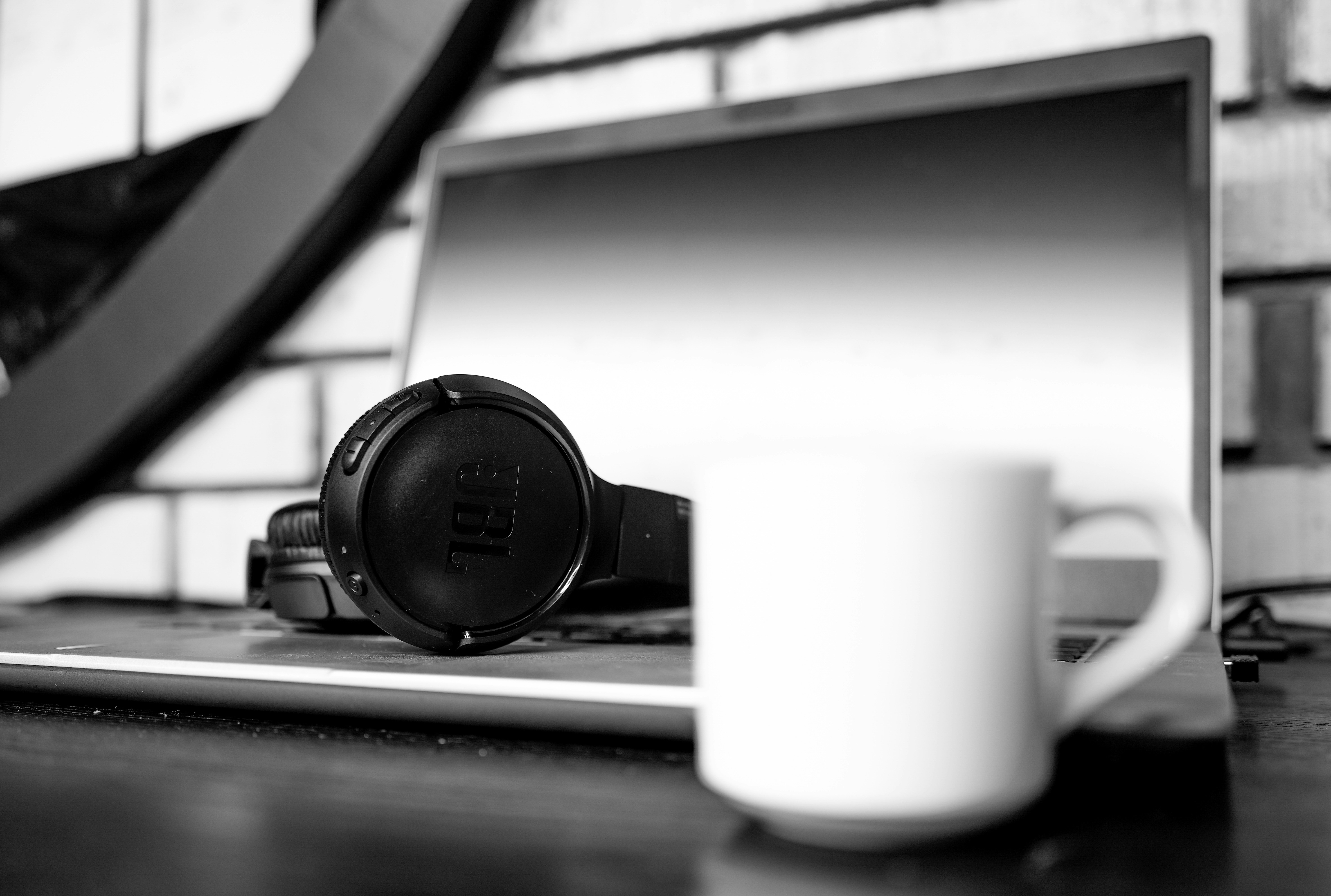 Freelance Tutor Toolbox: Micro‑Specializations, Portfolios and Retention Tactics (2026)