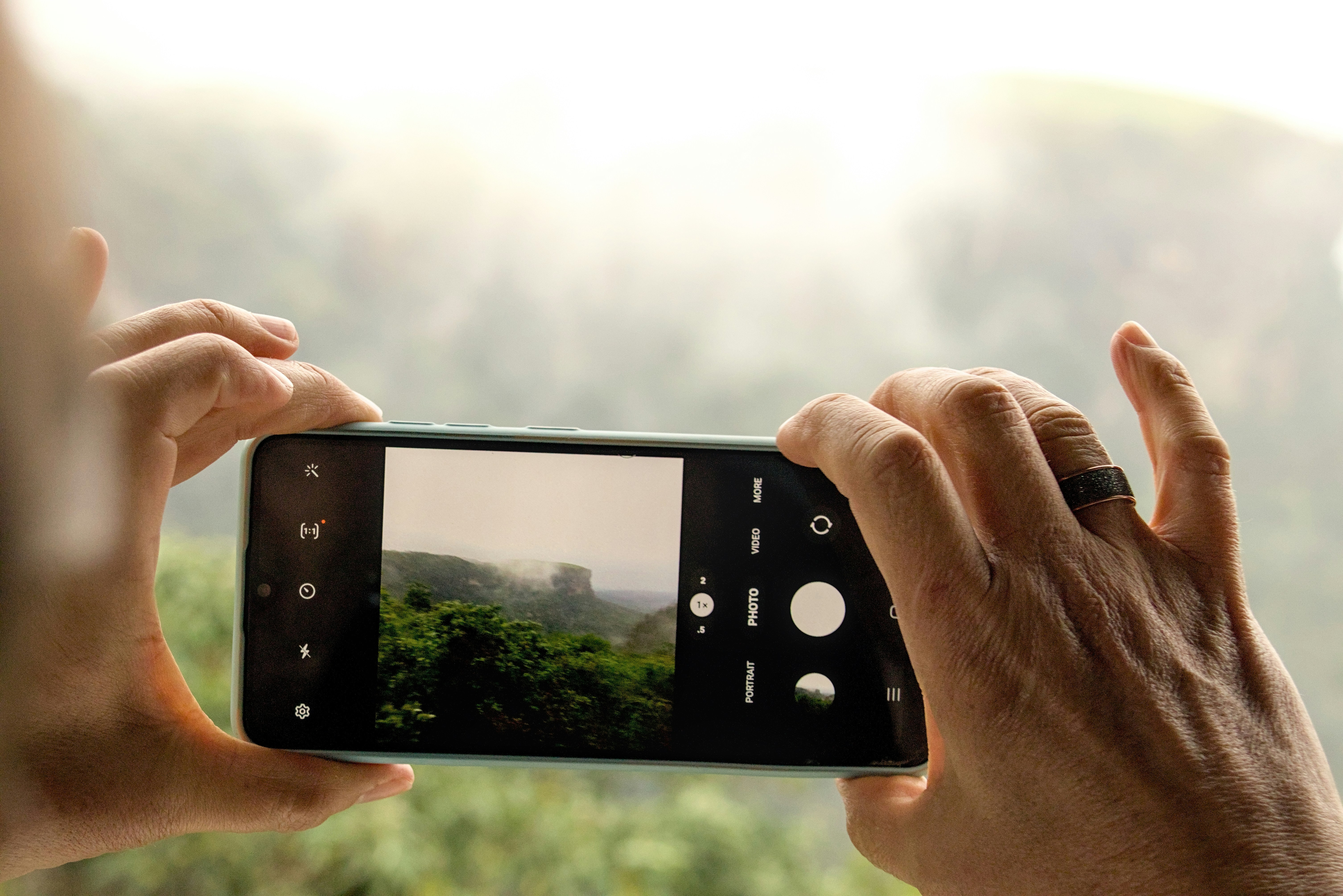 Dispositivo móvil utilizado para sacar una foto