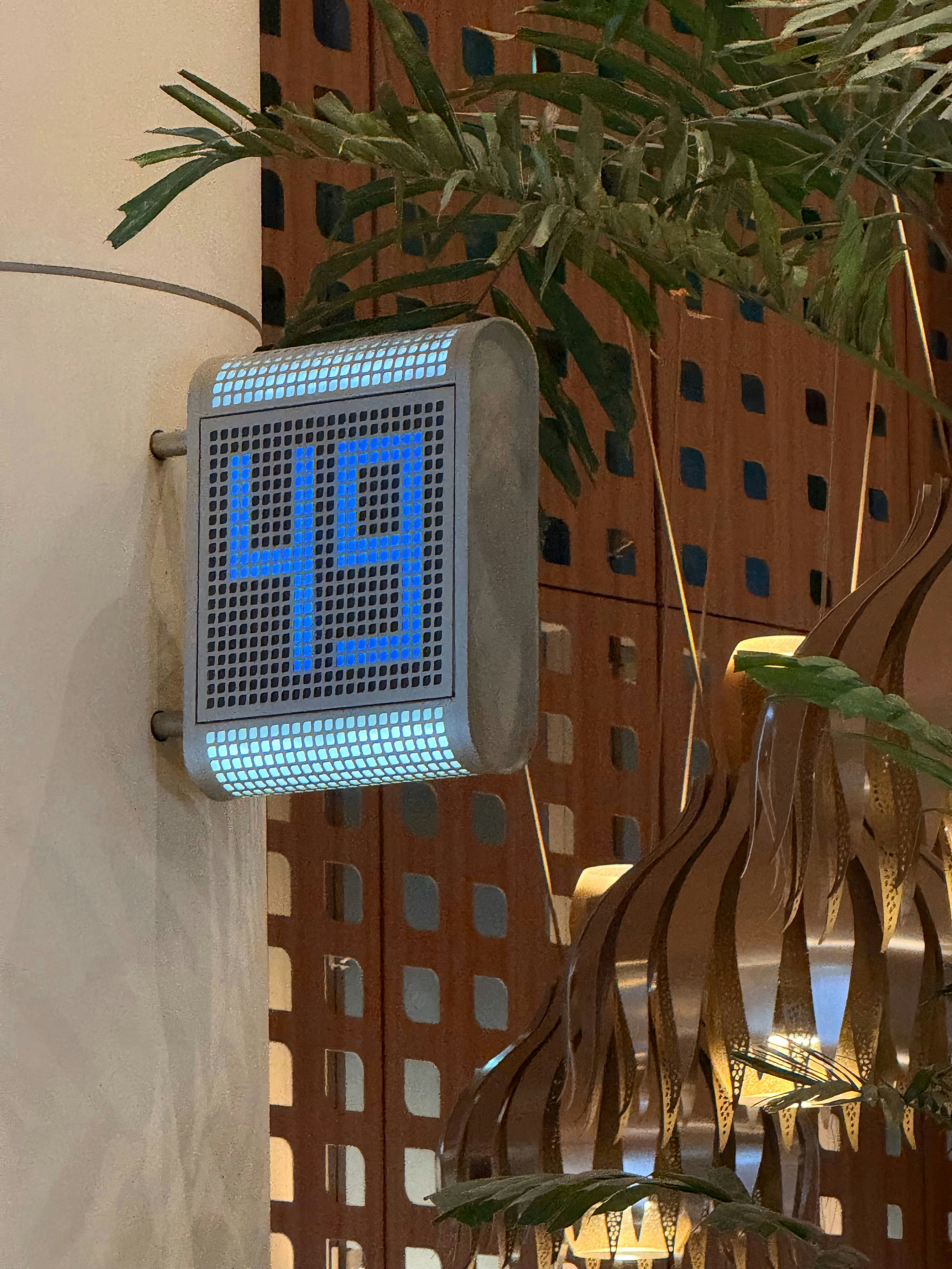 Samsung's Tiny AI Model Outshines Massive LLMs: A Game Changer in AI Reasoning