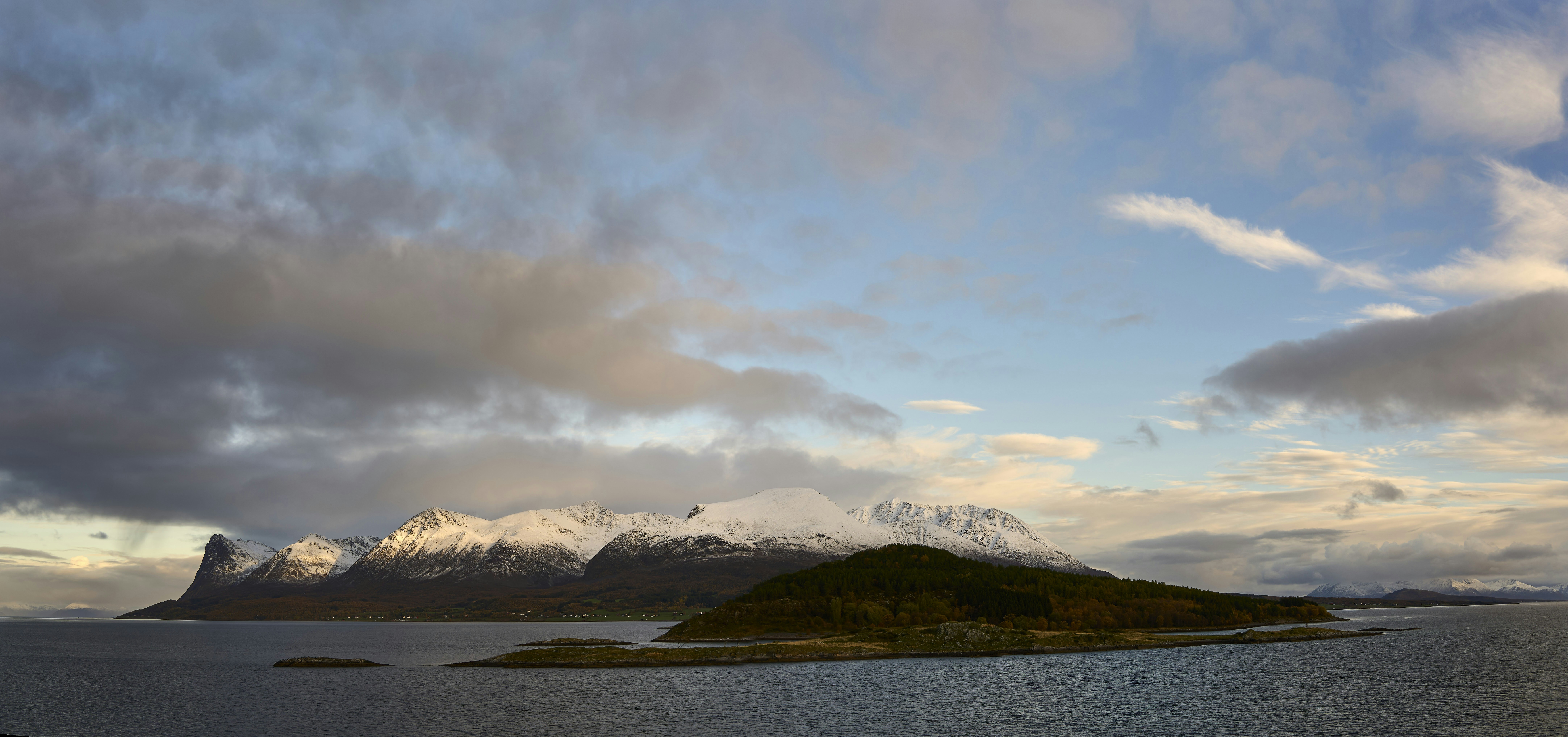 Photo by wolfgang_hasselmann