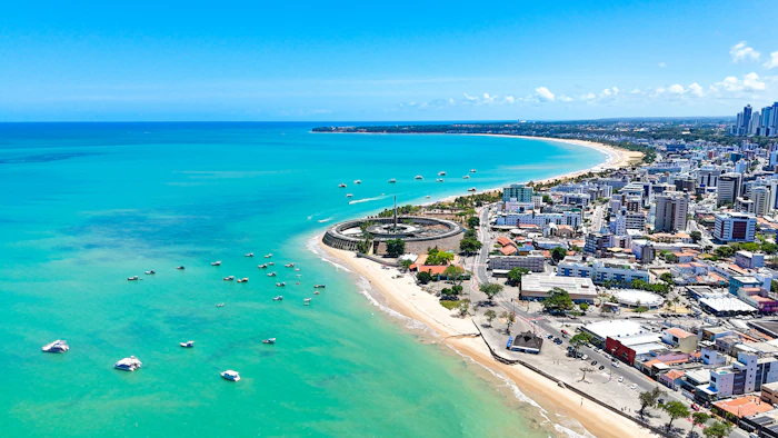 Vista aérea do litoral e da orla de João Pessoa