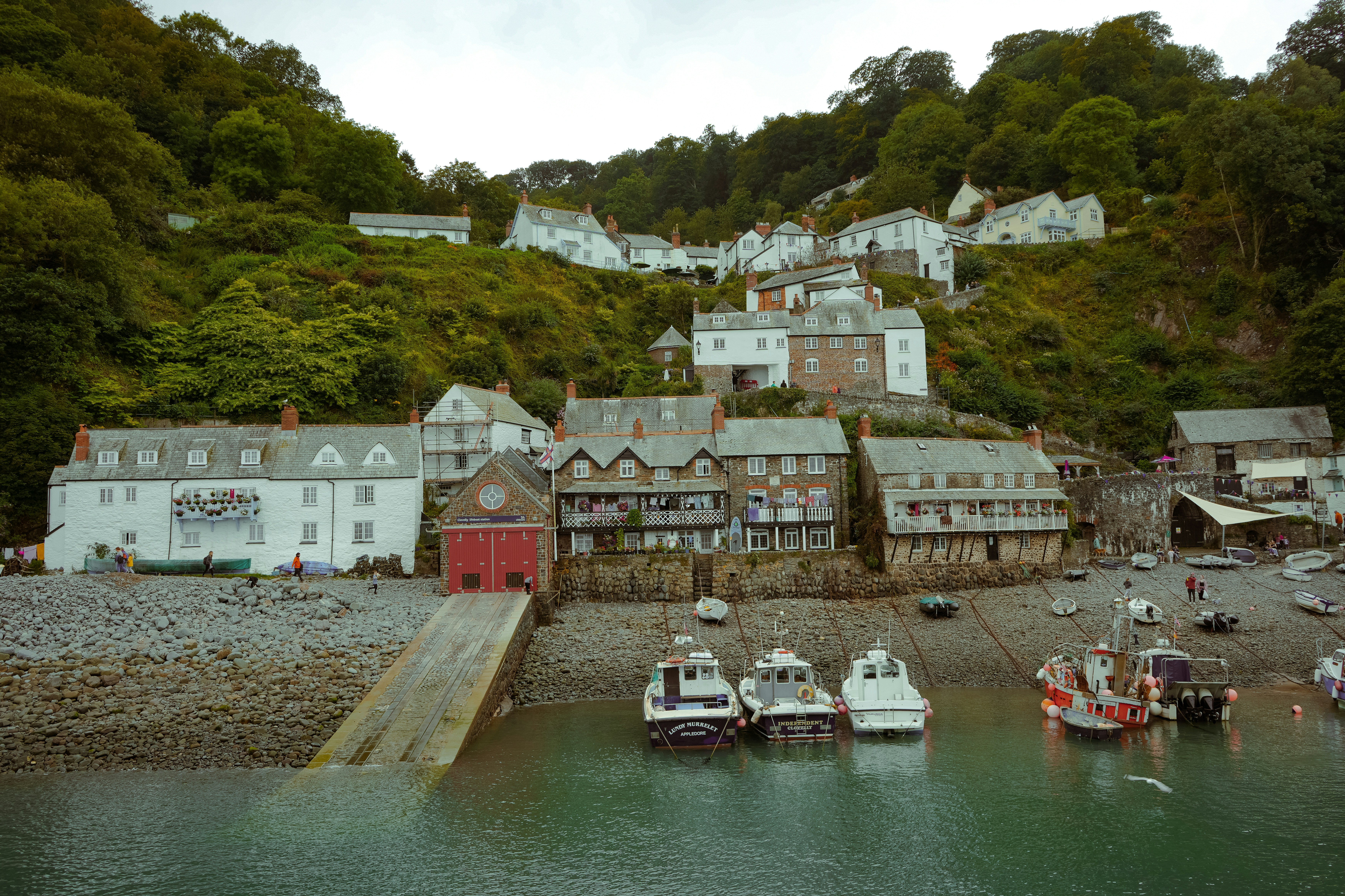 Photo by benjaminelliott