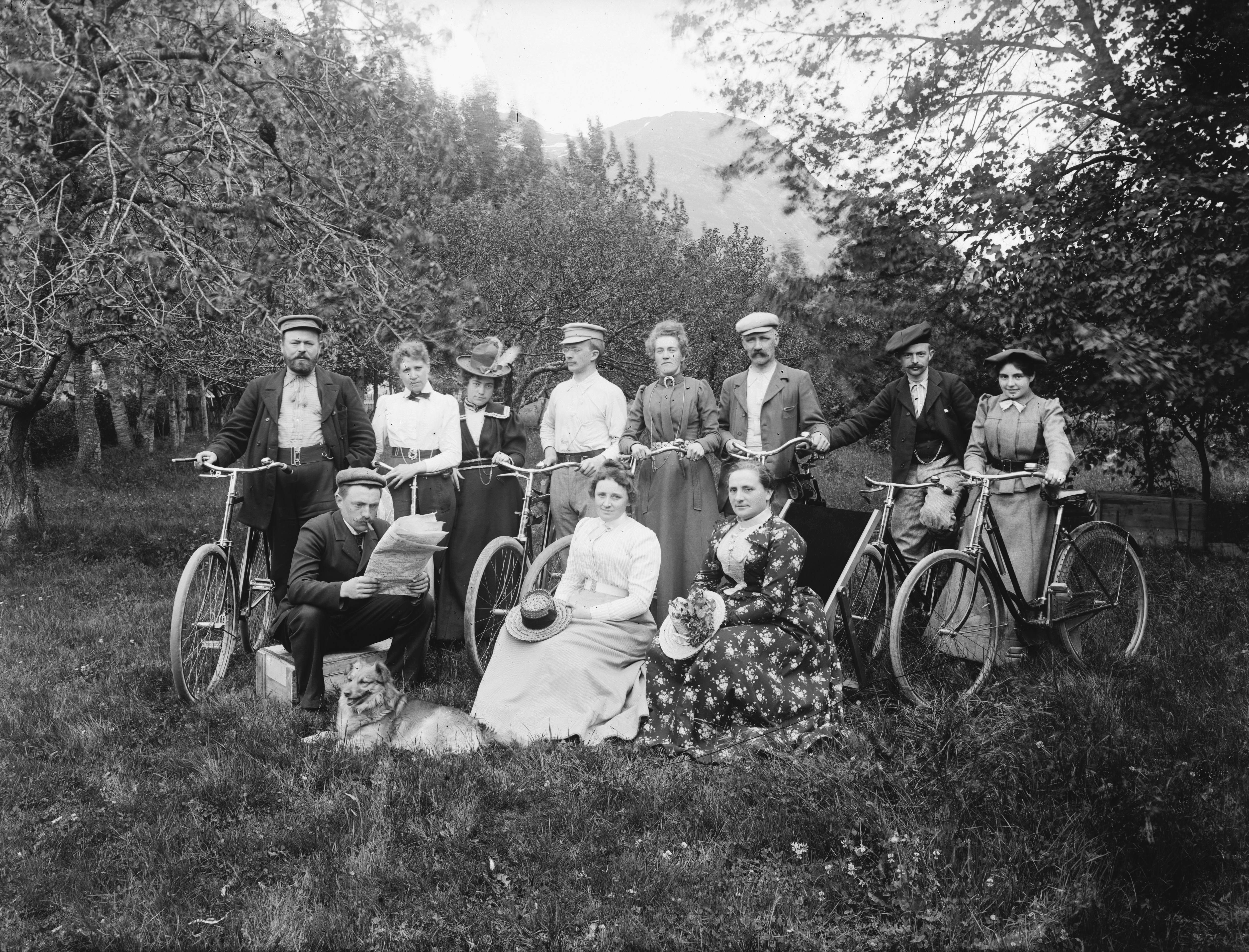 Cyclists 1910