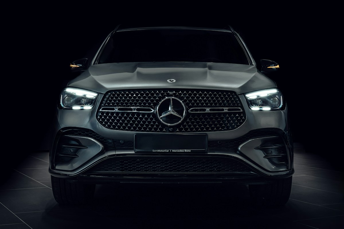 2024 Mercedes-Benz GLC 300 — photo 2 sur 2