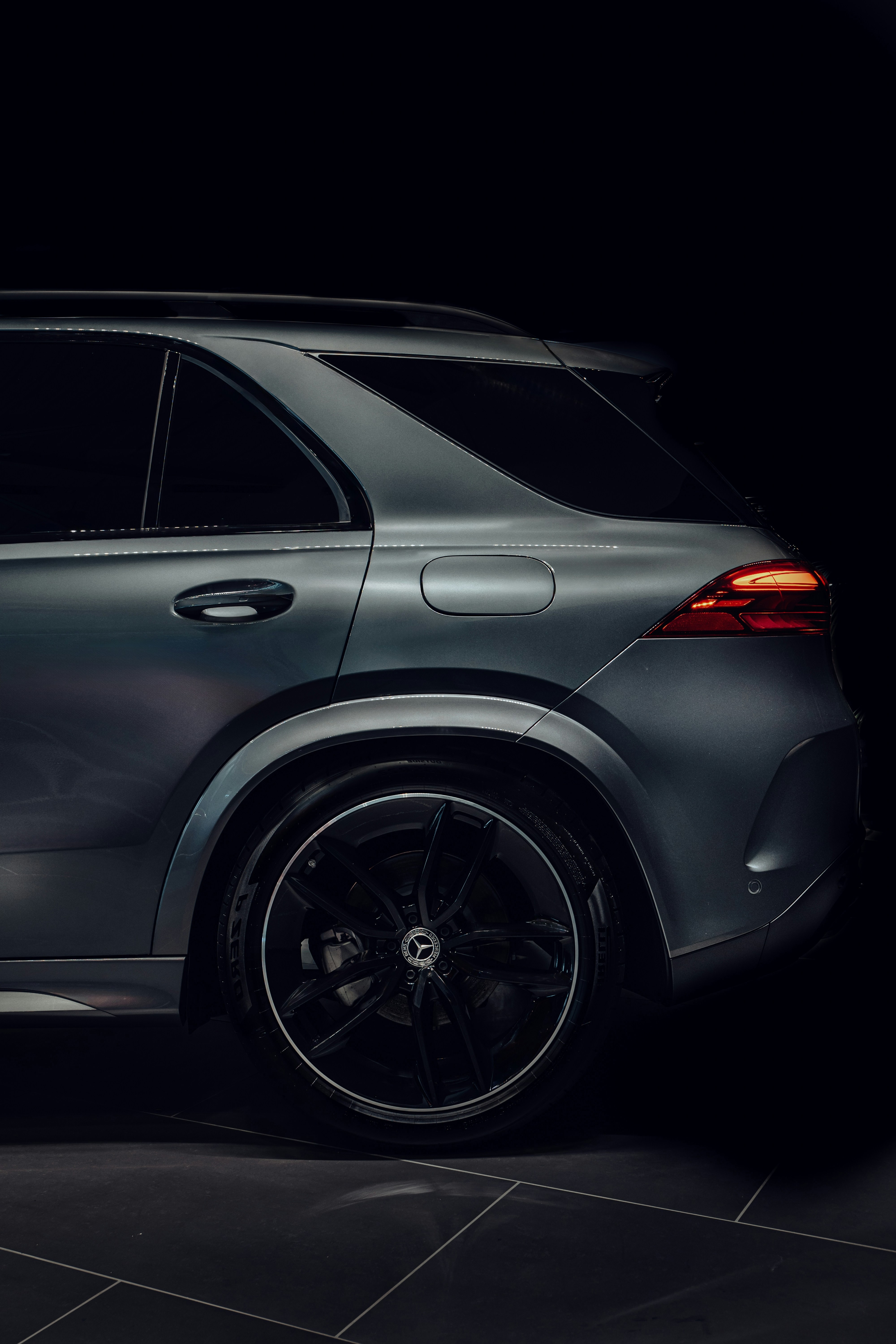 Photo by lukasparnican