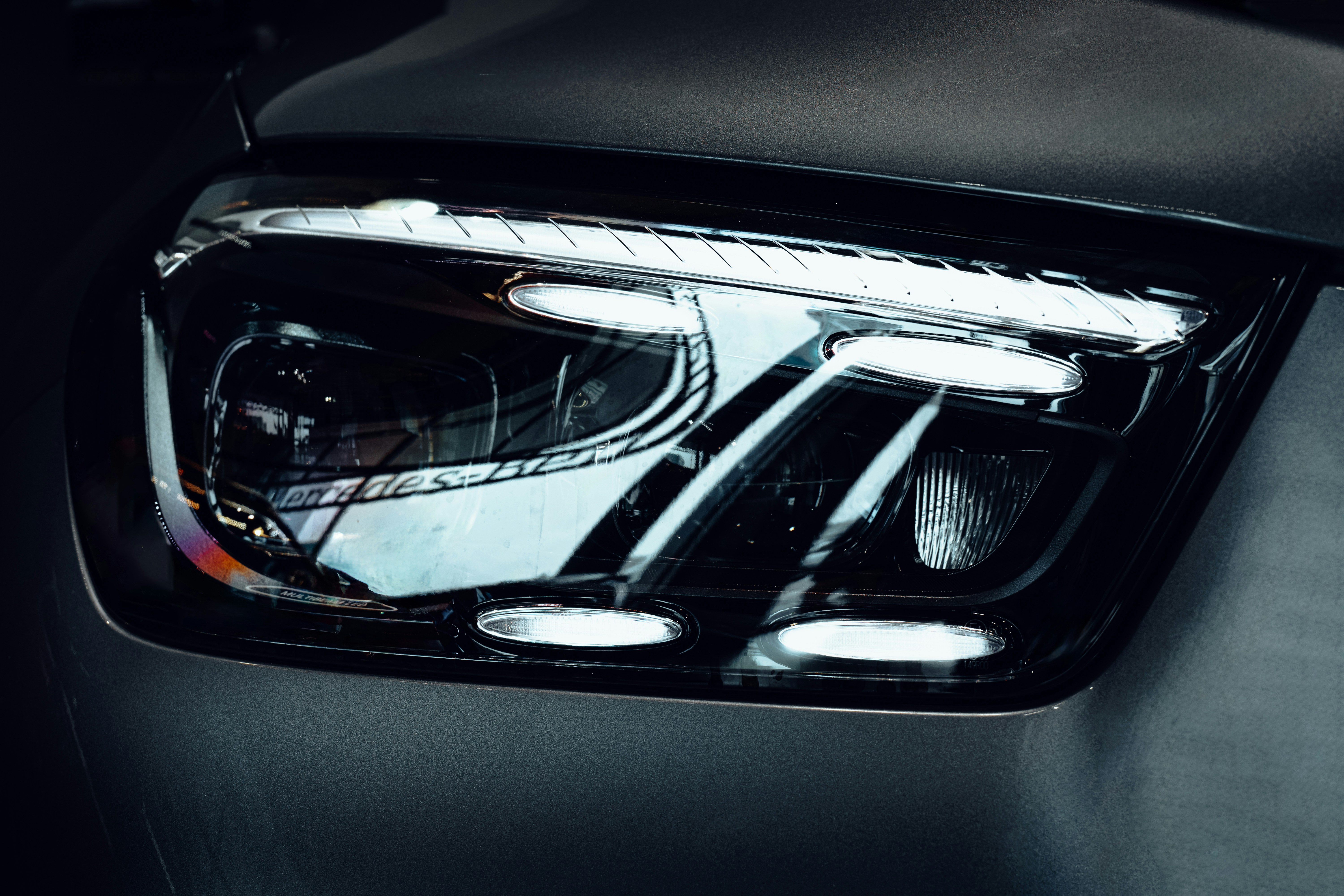 Photo by lukasparnican