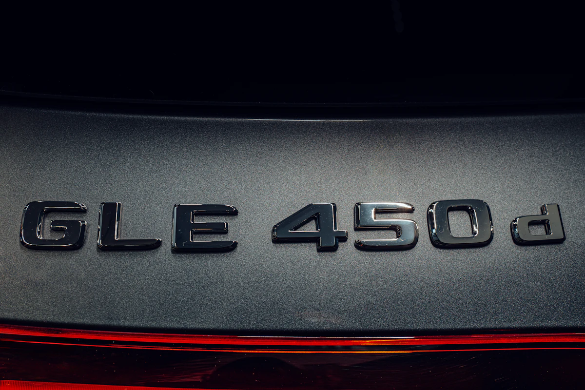 Rear details and trim