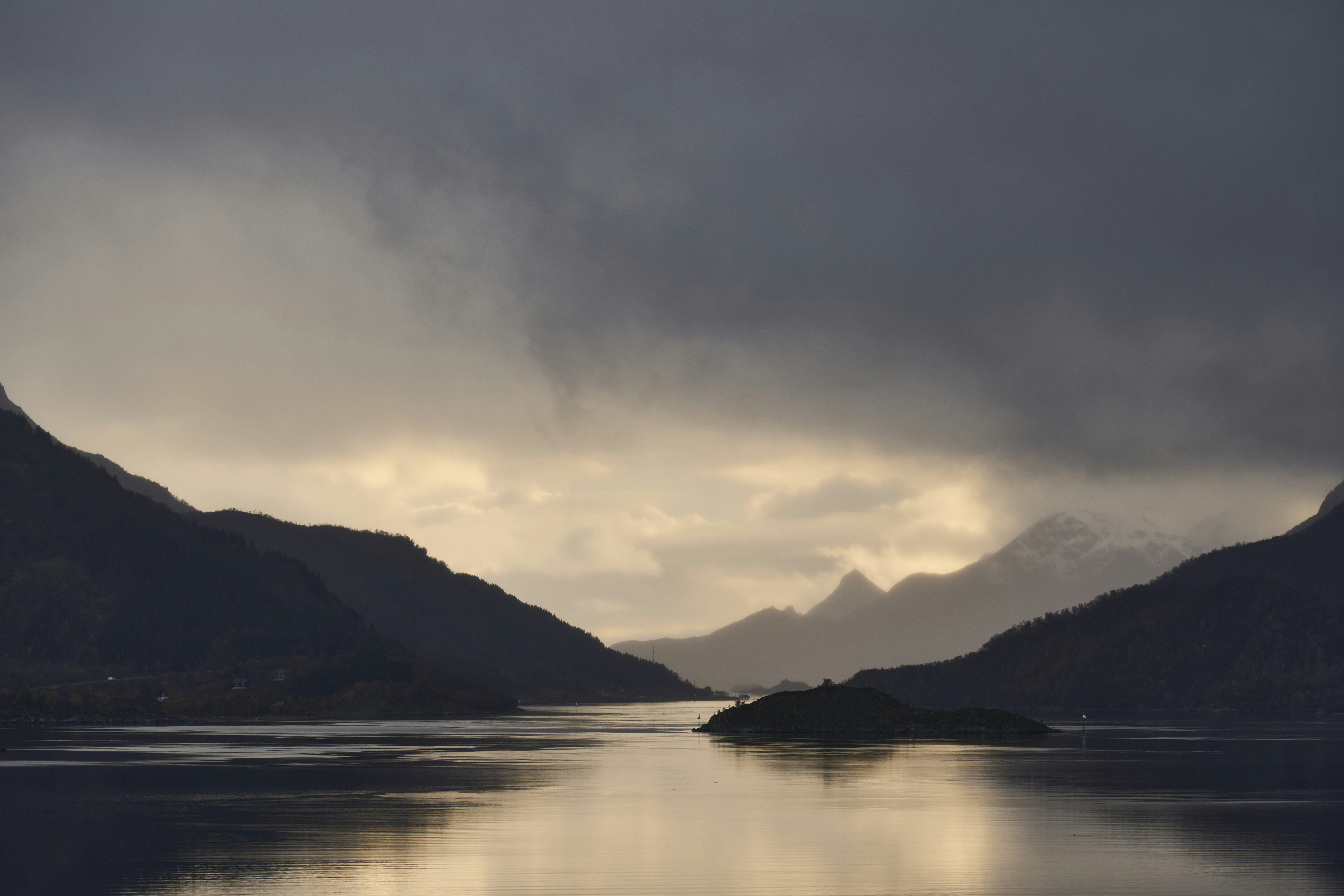 Photo by wolfgang_hasselmann