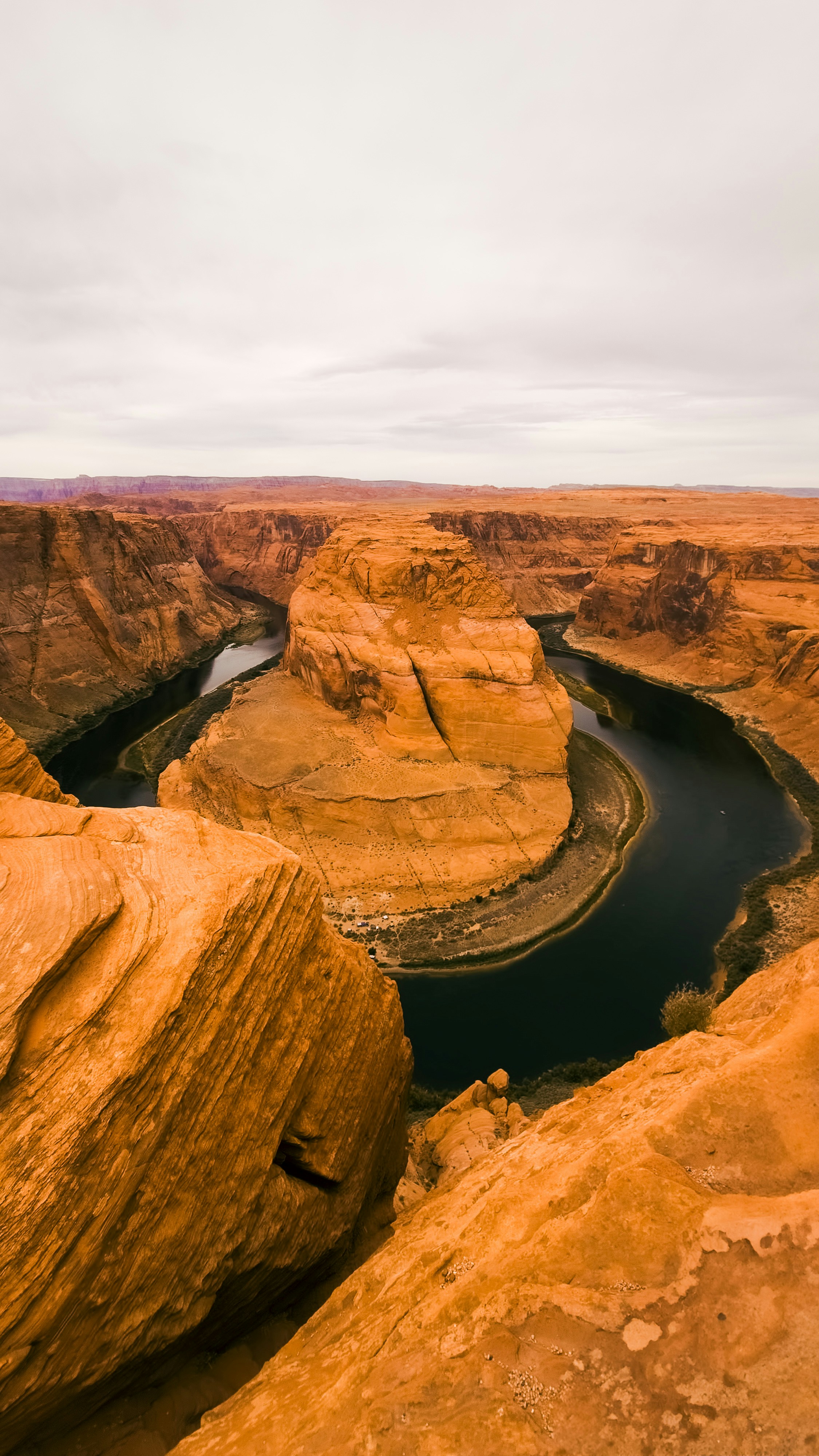 Photo by victordevos