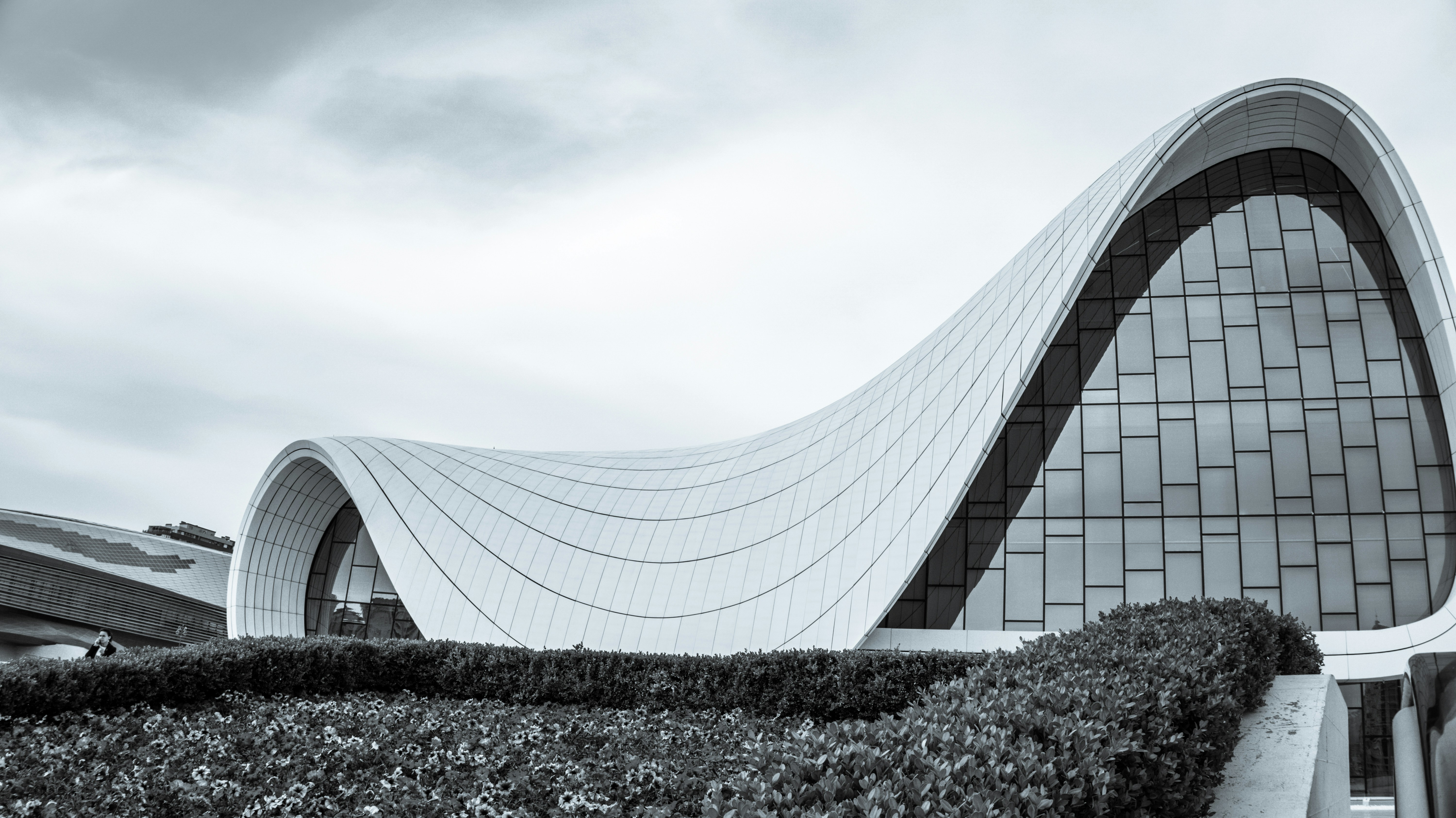 A black and white photo of a building, Heydar Aliyev Center